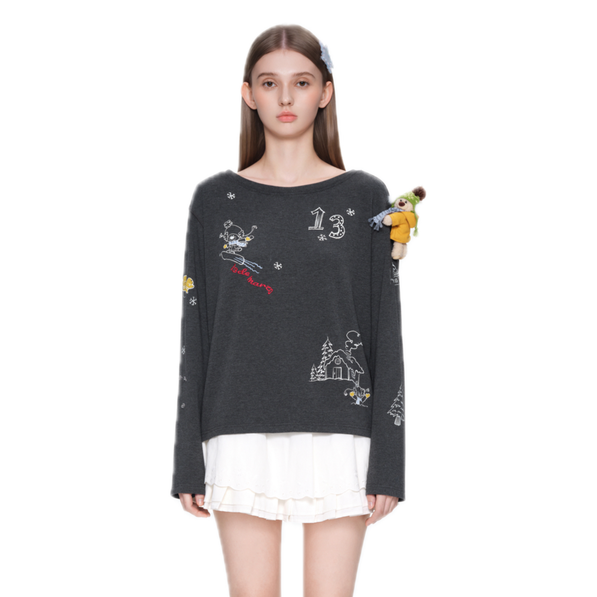 ダークグレーのオフショルダーTシャツ