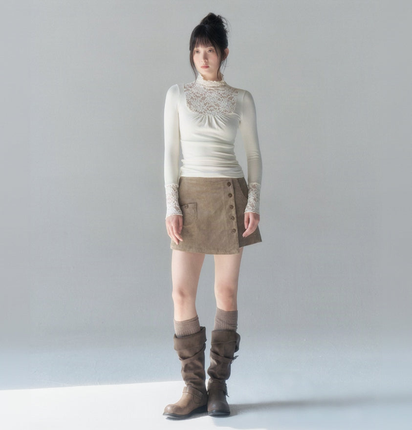 Lace Turtleneck Long-sleeved T-shirt in Off-white