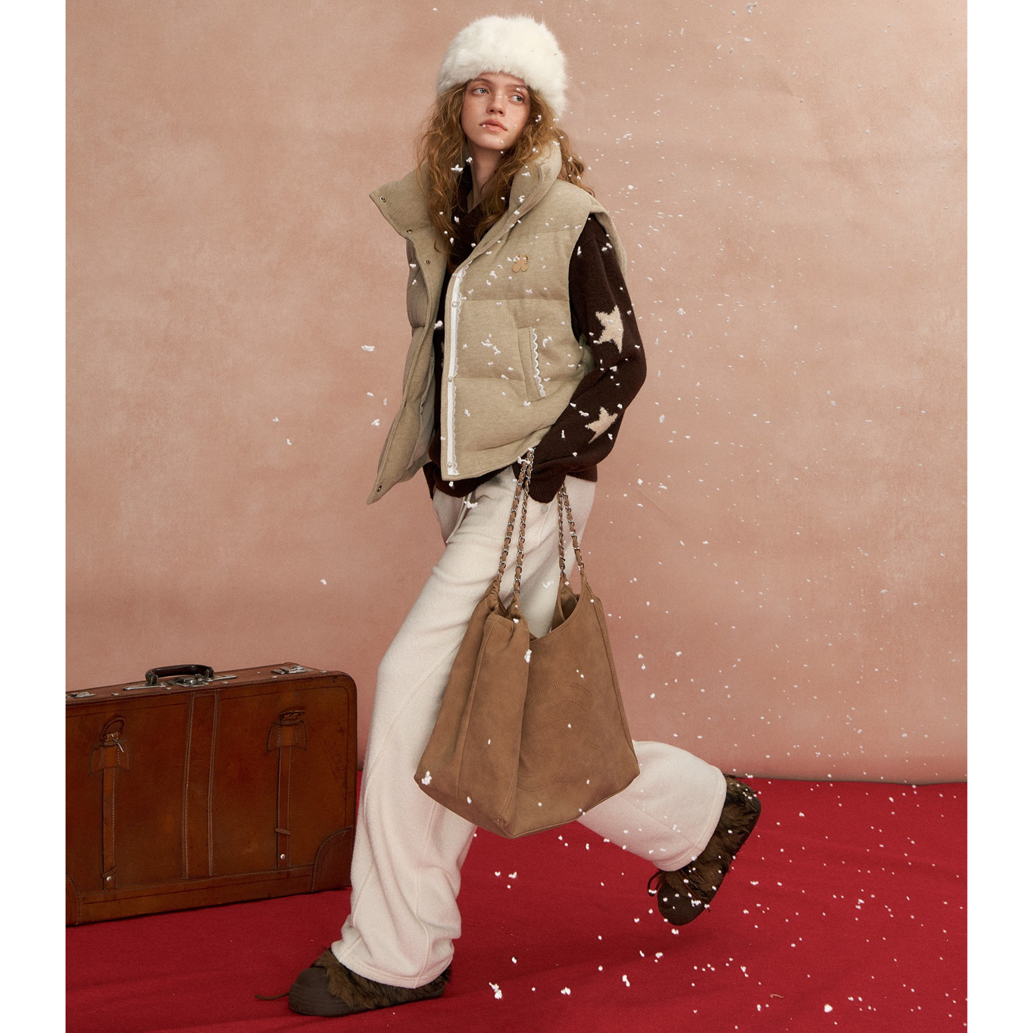 레이스 장식 스탠드업 칼라 브레드 베스트, 연갈색