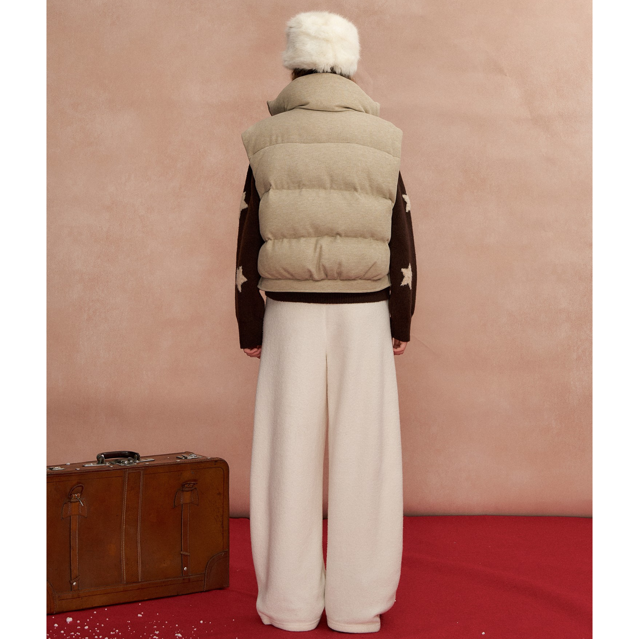 레이스 장식 스탠드업 칼라 브레드 베스트, 연갈색