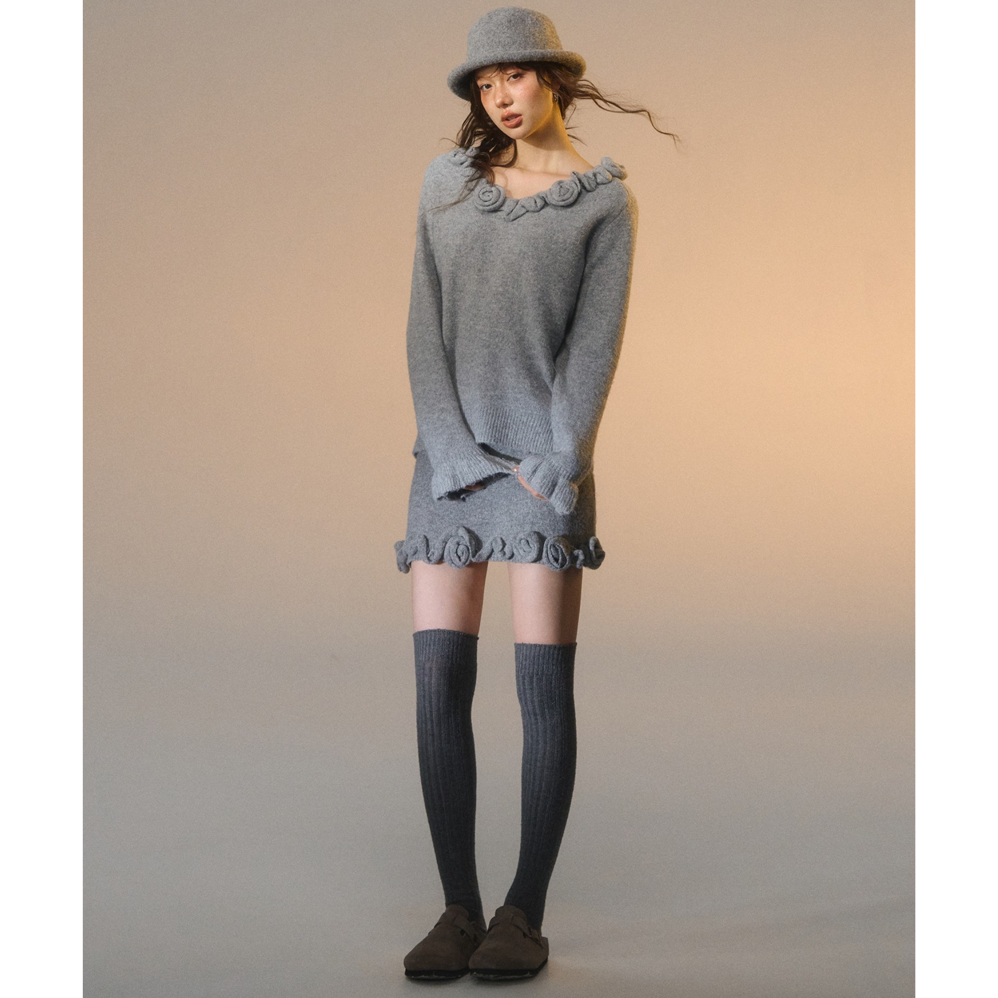 3D Rose V-neck Long-sleeved Sweater in Gray