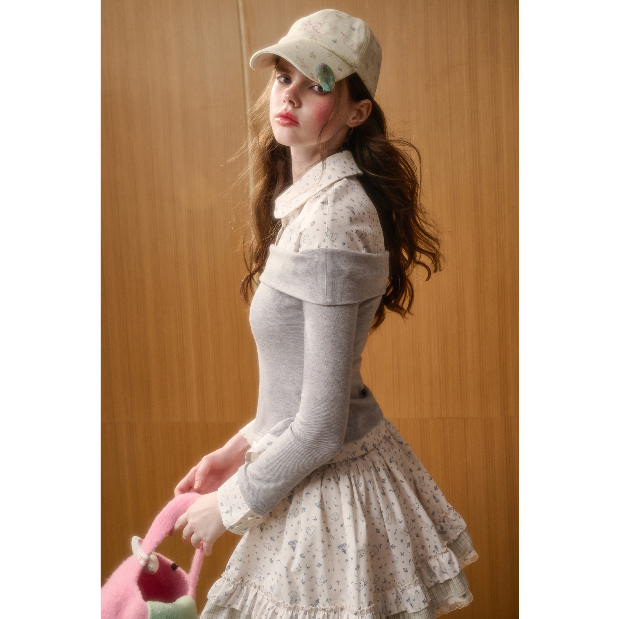 "Little Rabbit Fountain" Print Top in Gray