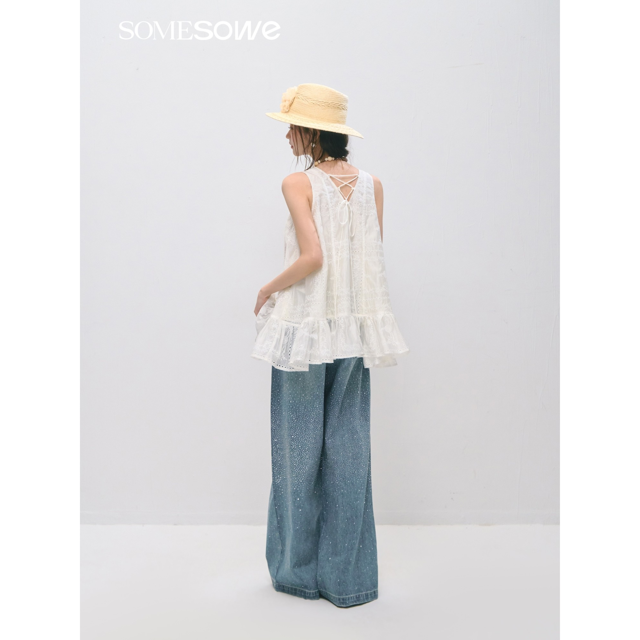 刺绣荷叶边背心连衣裙 白色