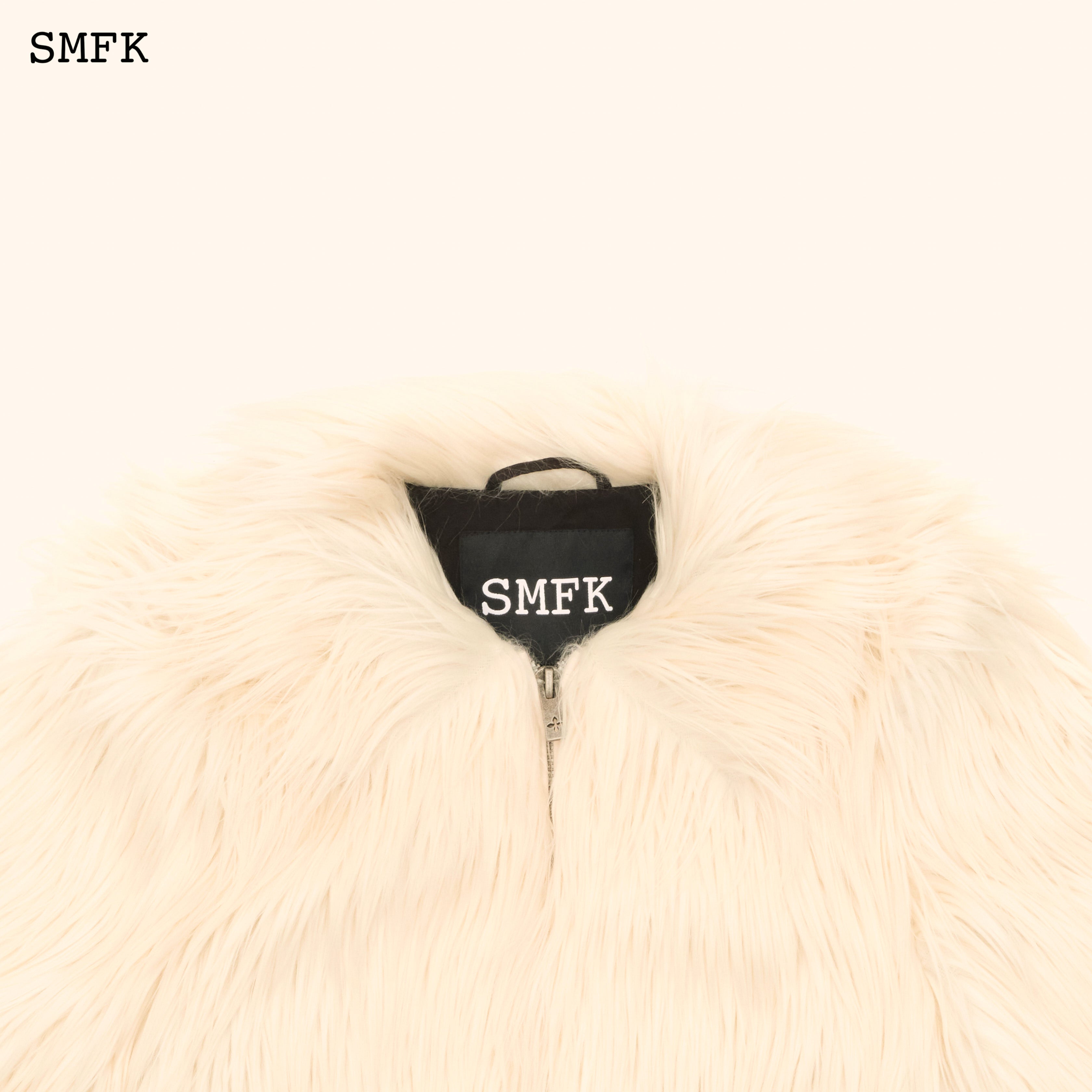 毛皮 WildWorld 白色人造毛皮短夹克| MADAX