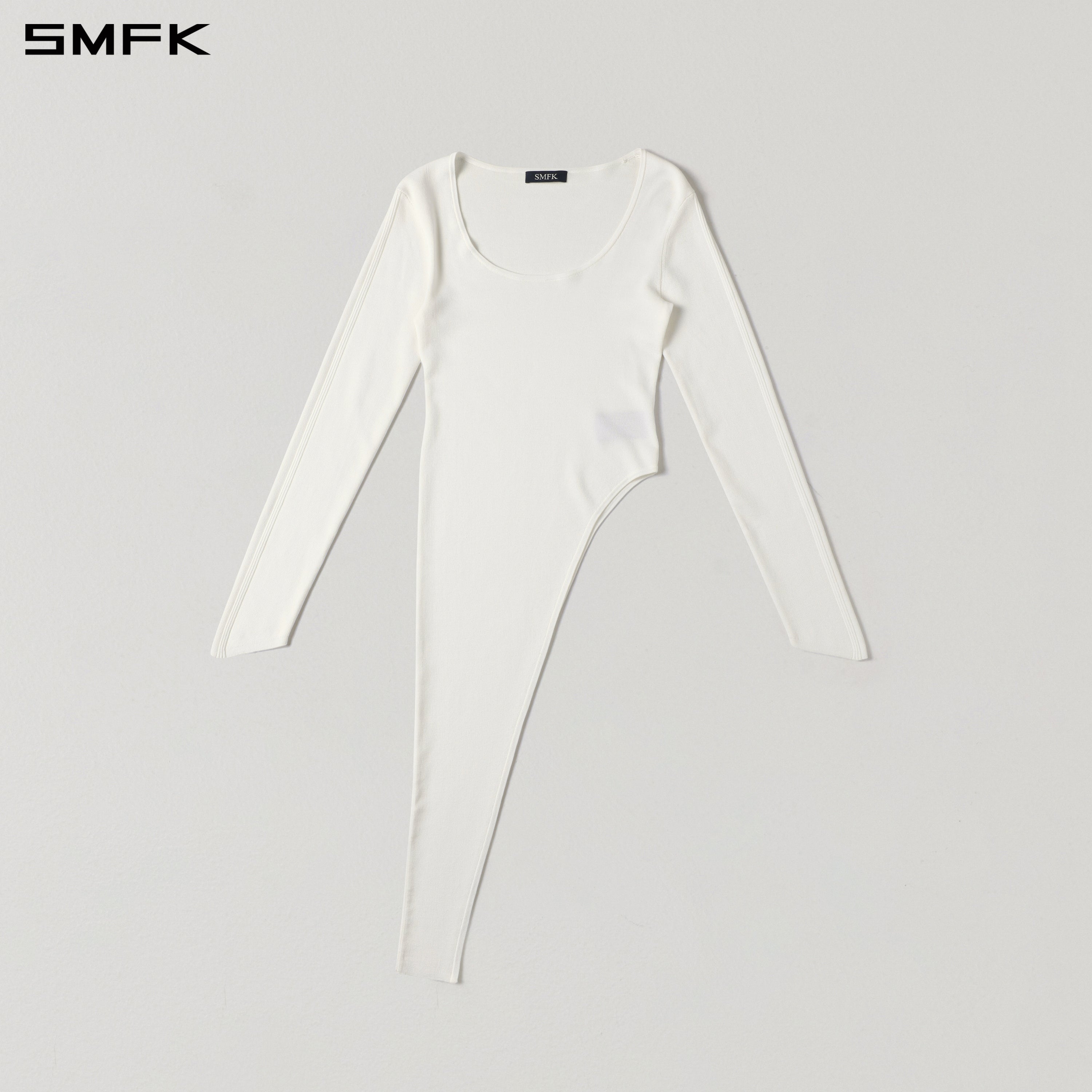 Slanted-hem Knit Pullover in White