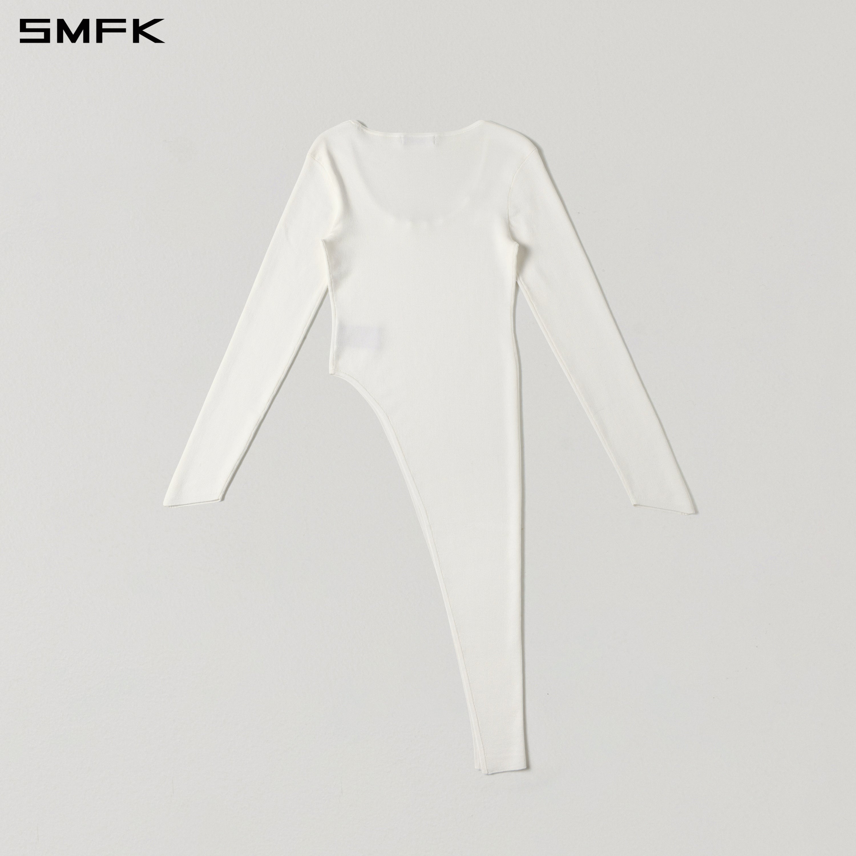 Slanted-hem Knit Pullover in White