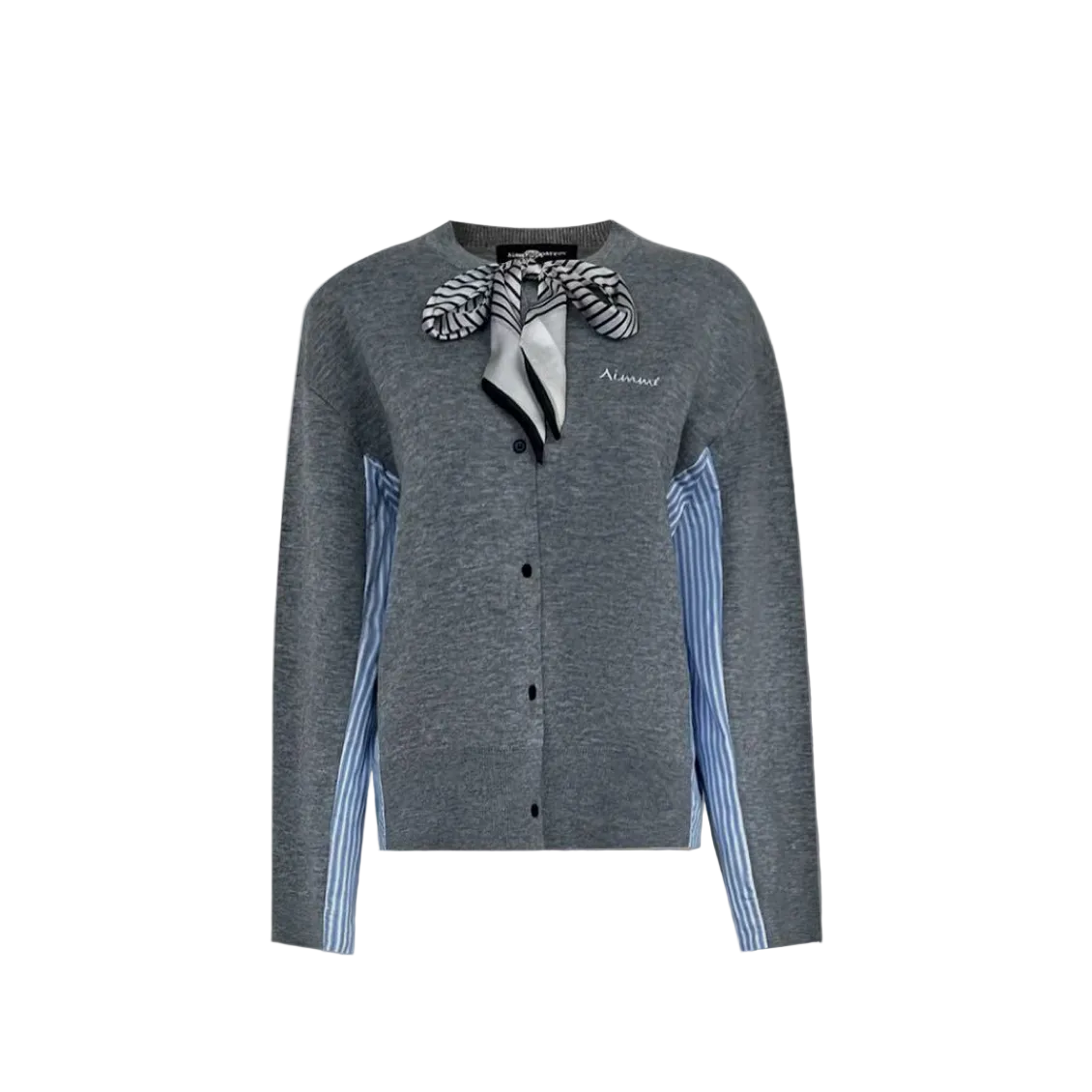 グレーの装飾が施されたダックスフンドのポロセーター