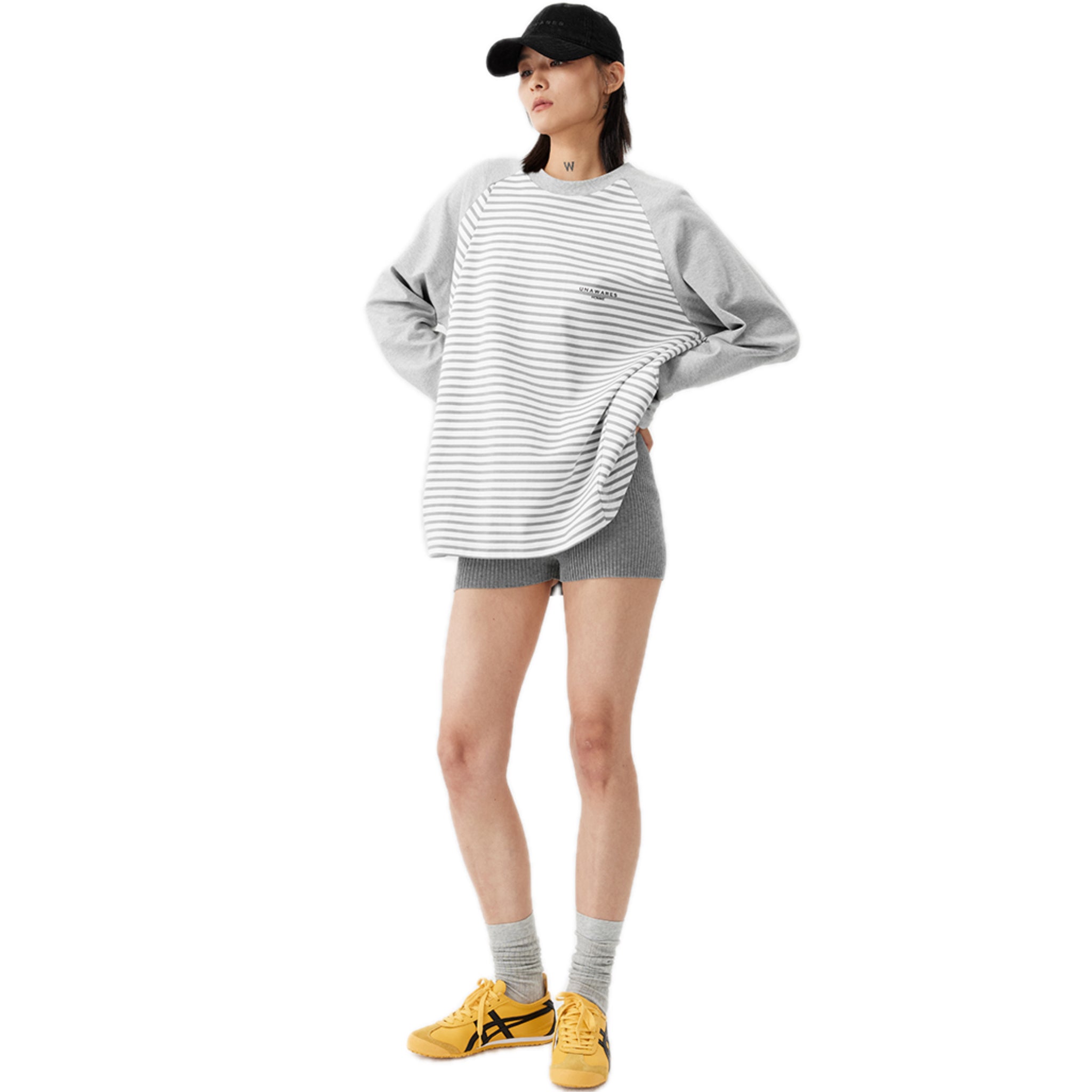 Long-Sleeved T-shirt With Rotator Sleeves And Stripes In Gray