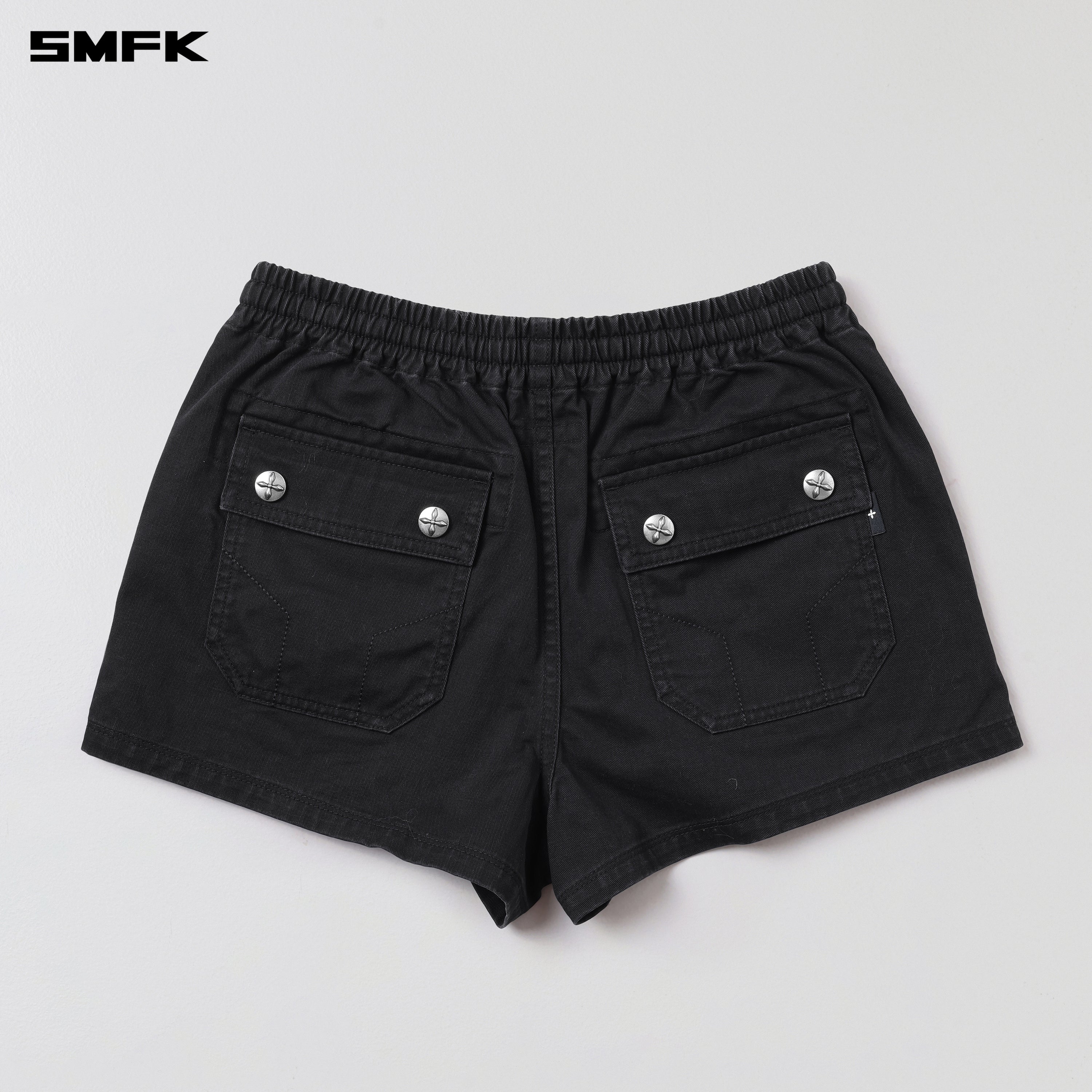Compass Mode Rise-Up Shorts In Wild Black