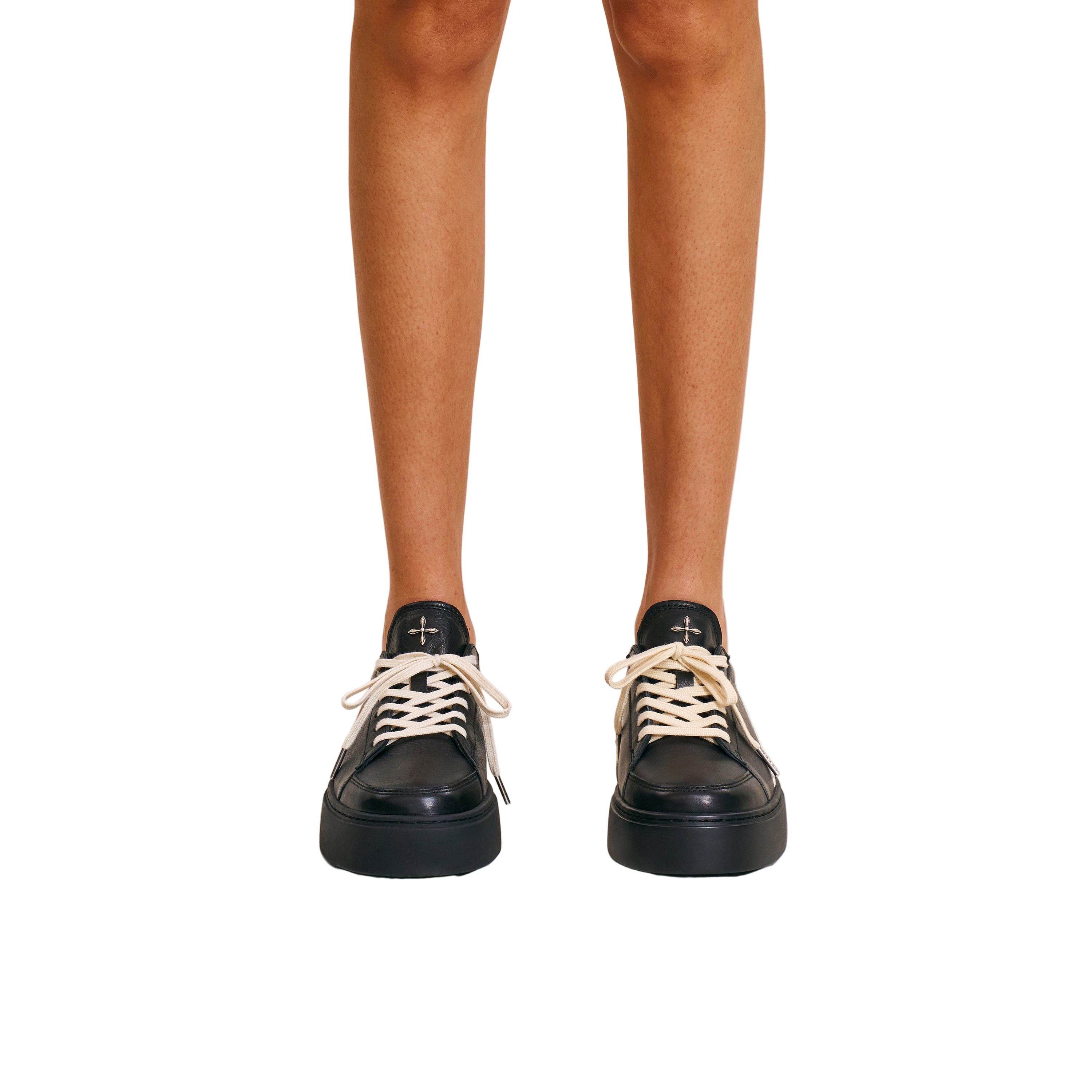 Origin: レザーローカットスニーカー（ブラック）