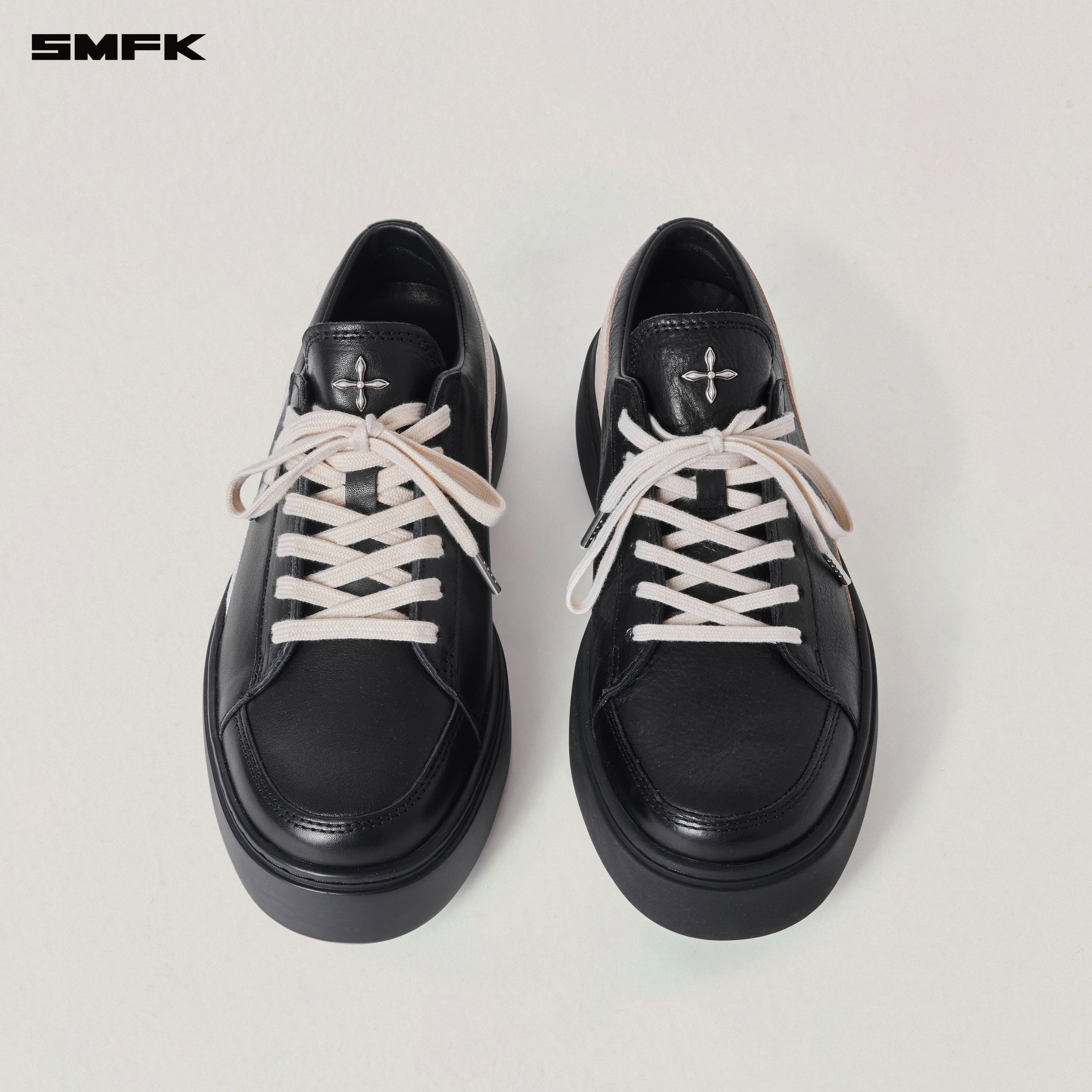 Compass Origin Leather Sneaker Low In Black