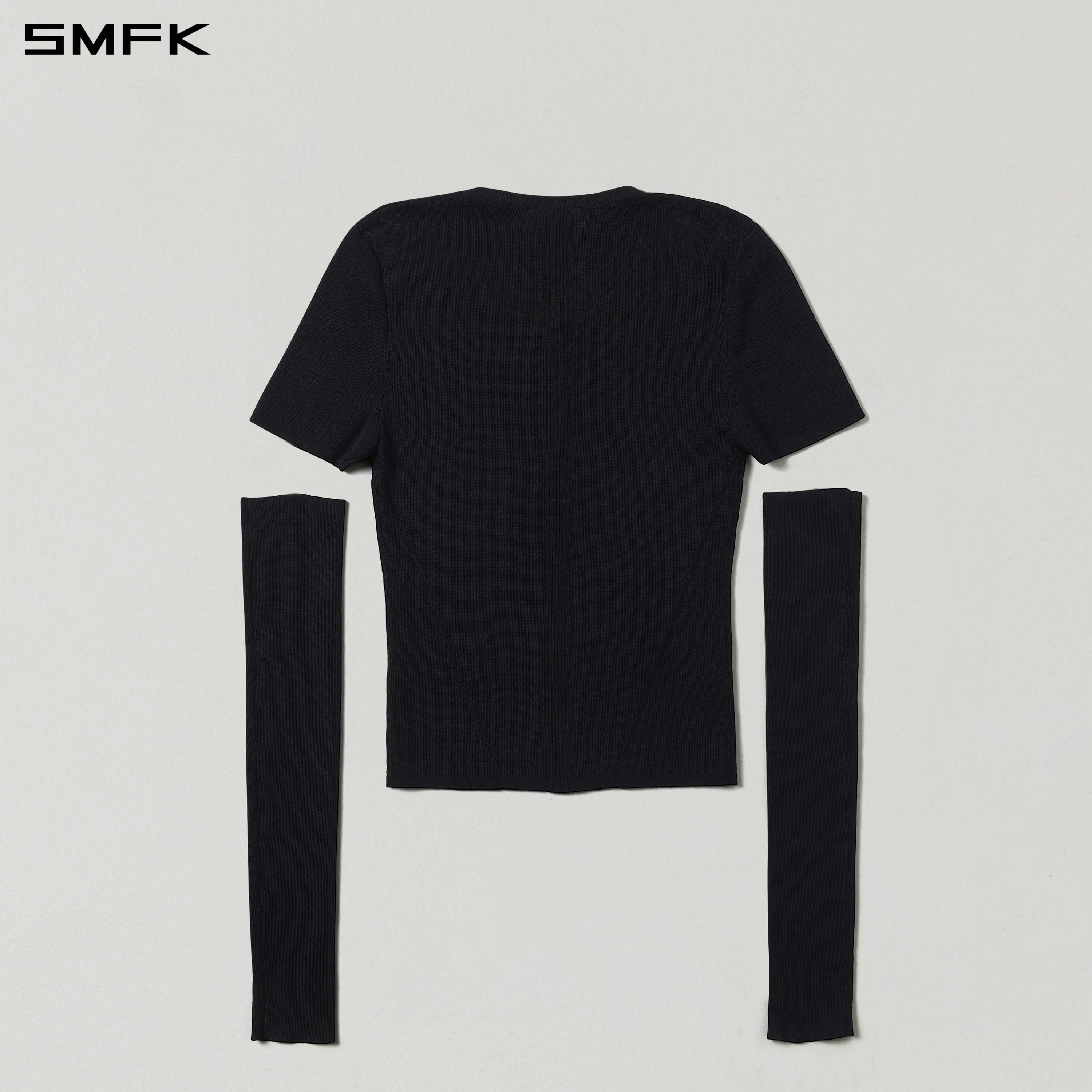 ブラック スリムフィット アームスリーブTシャツ