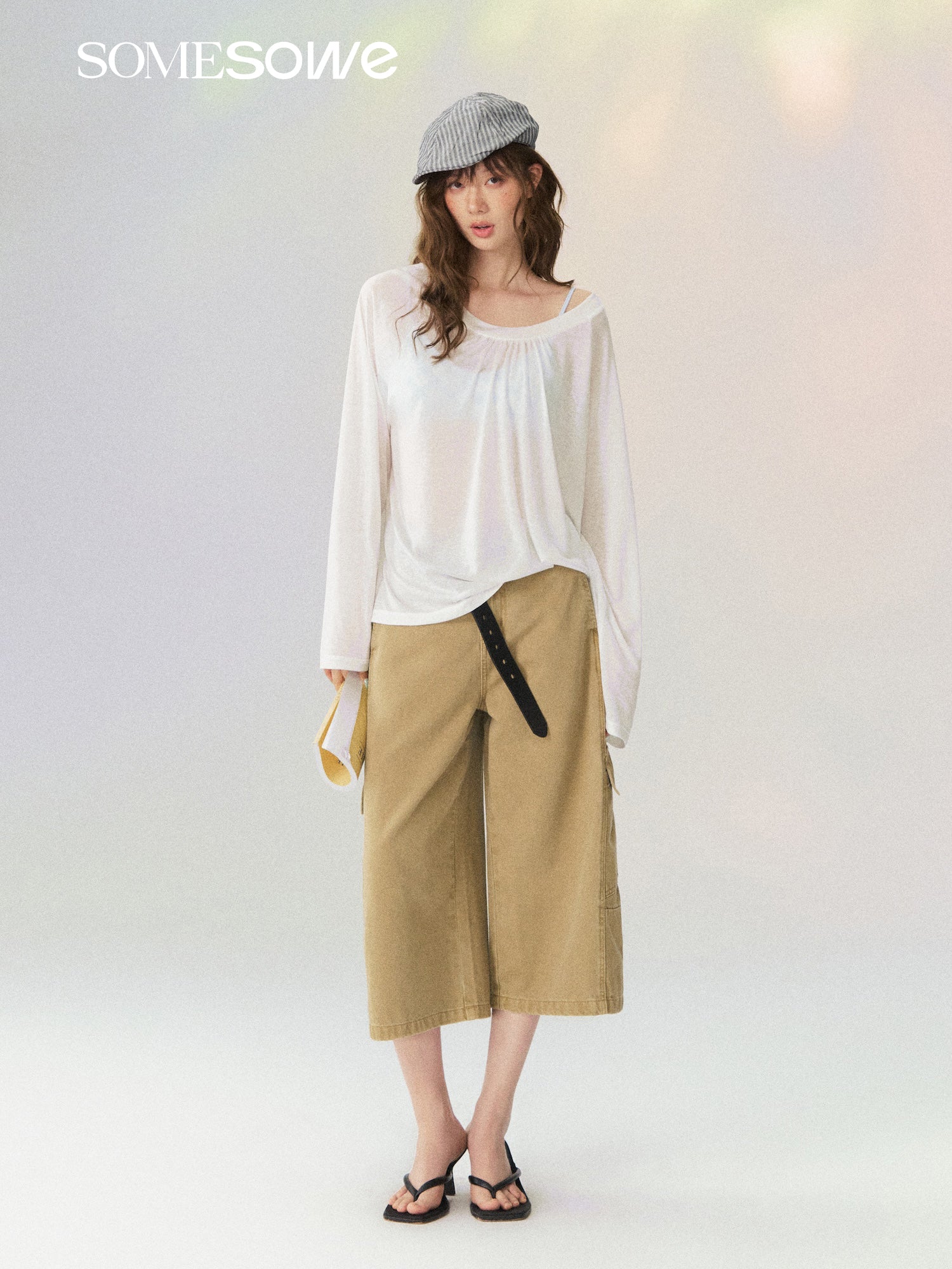 White V-neck Long-Sleeved T-Shirt