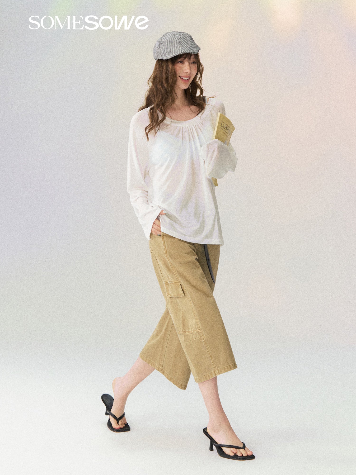 White V-neck Long-Sleeved T-Shirt