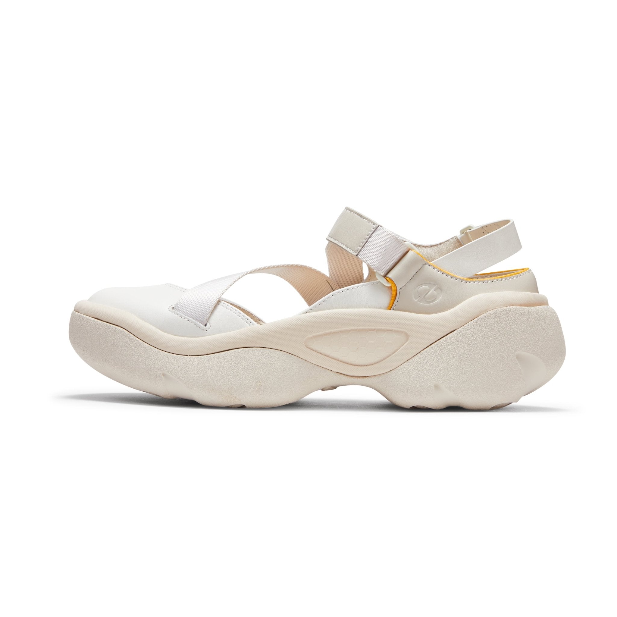 LOST IN ECHO Asymmetrical Shaped Thick-soled Sports Sandals in White | MADA IN CHINA