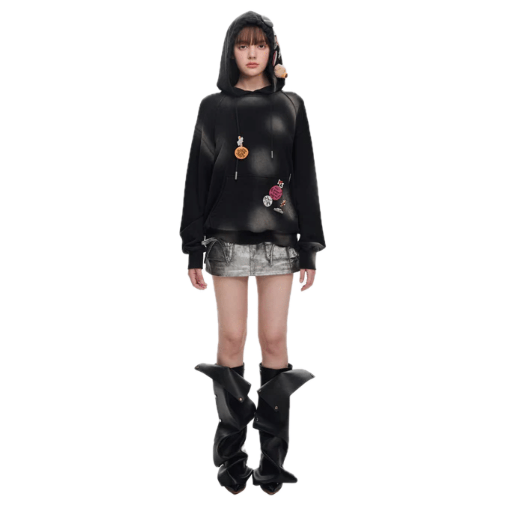 13DE MARZO Badge Distressed Hoodie in Black | MADAX