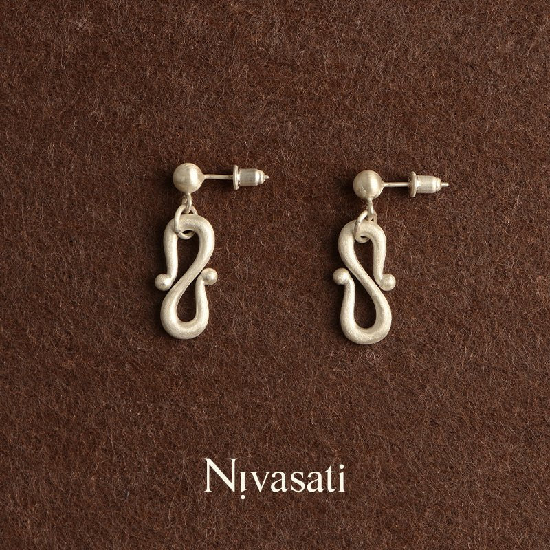 Nivasati Balance Series Tiny S Earring | MADA IN CHINA