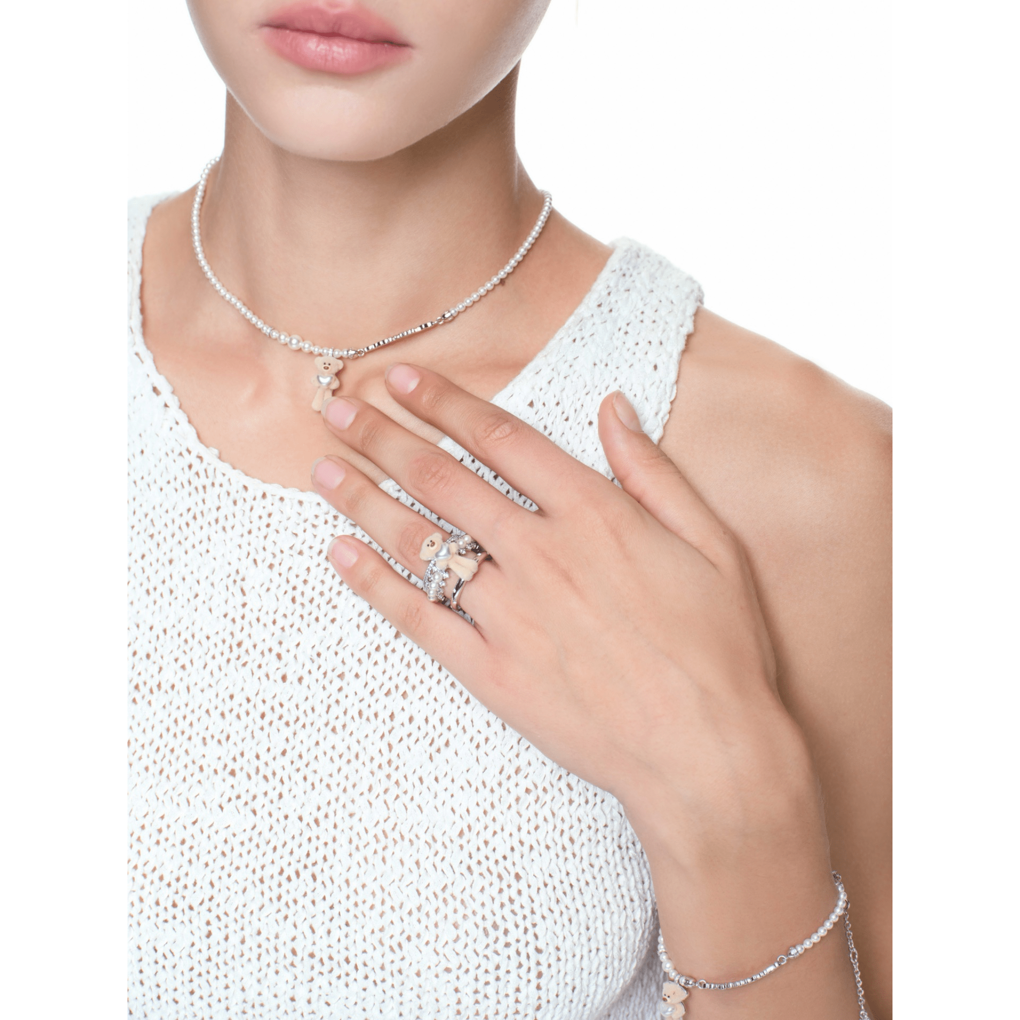 13DE MARZO Bear Hug Pearl Heart Ring | MADAX