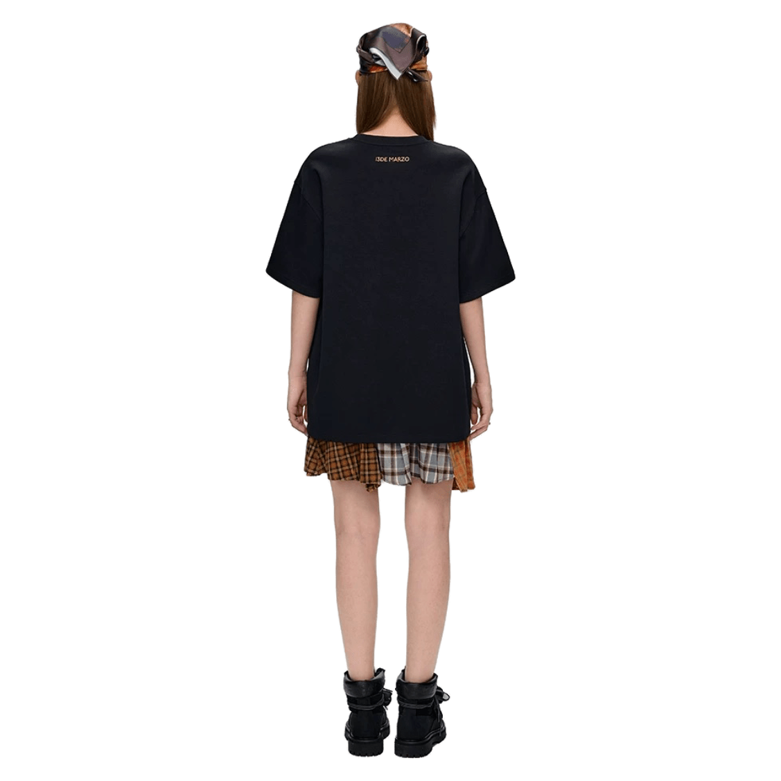 13DE MARZO Bee Bear Illustration Logo Short Sleeve in Black | MADAX