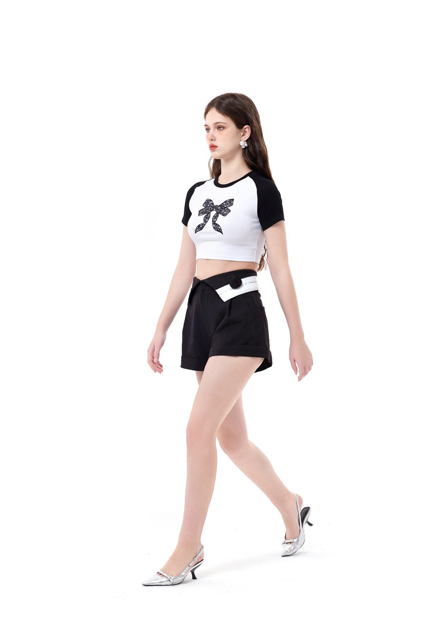 THREE QUARTERS Black Detachable Cubic Flower Flap Shorts | MADA IN CHINA