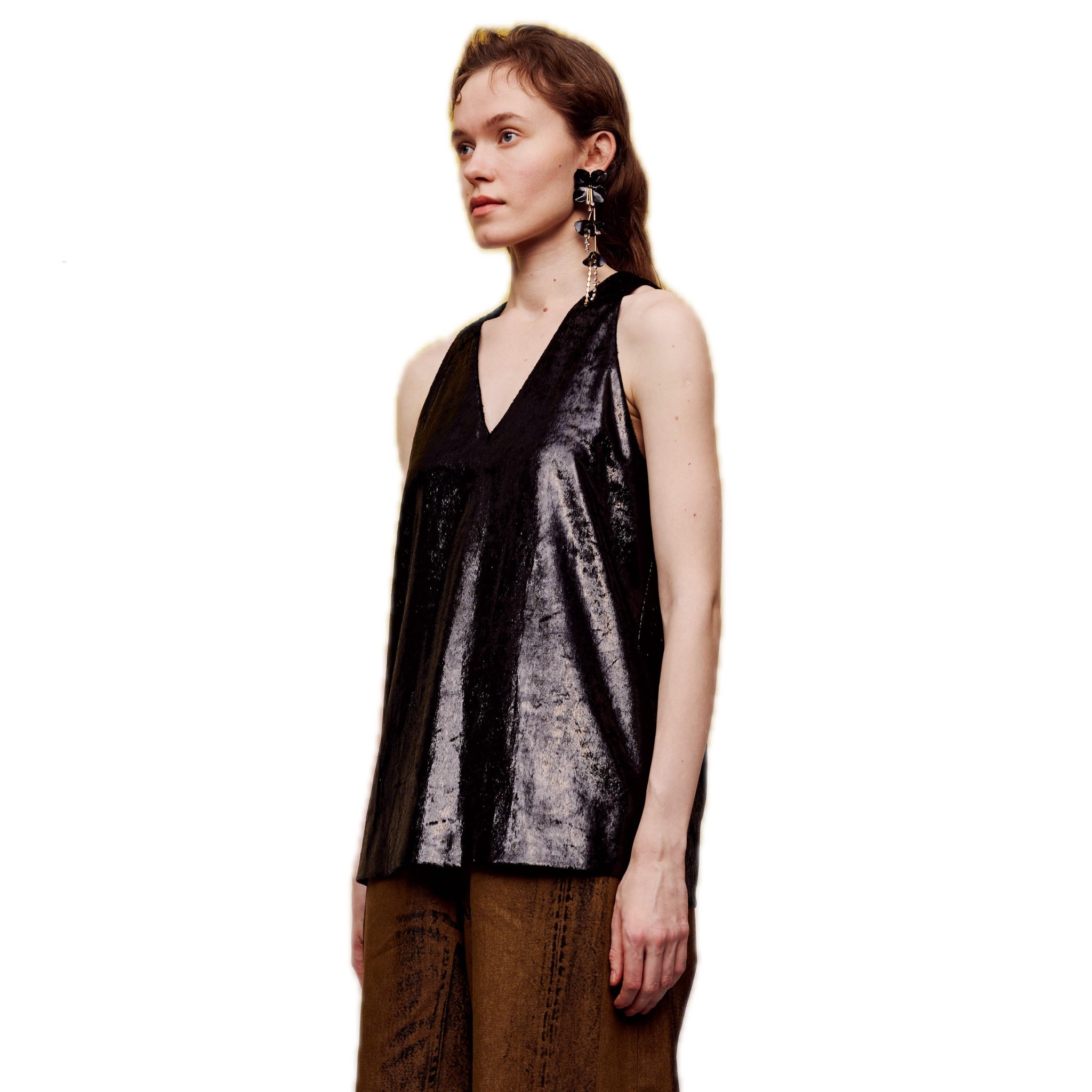 ilEWUOY Black Onion Velvet Laminated V-neck Vest | MADA IN CHINA