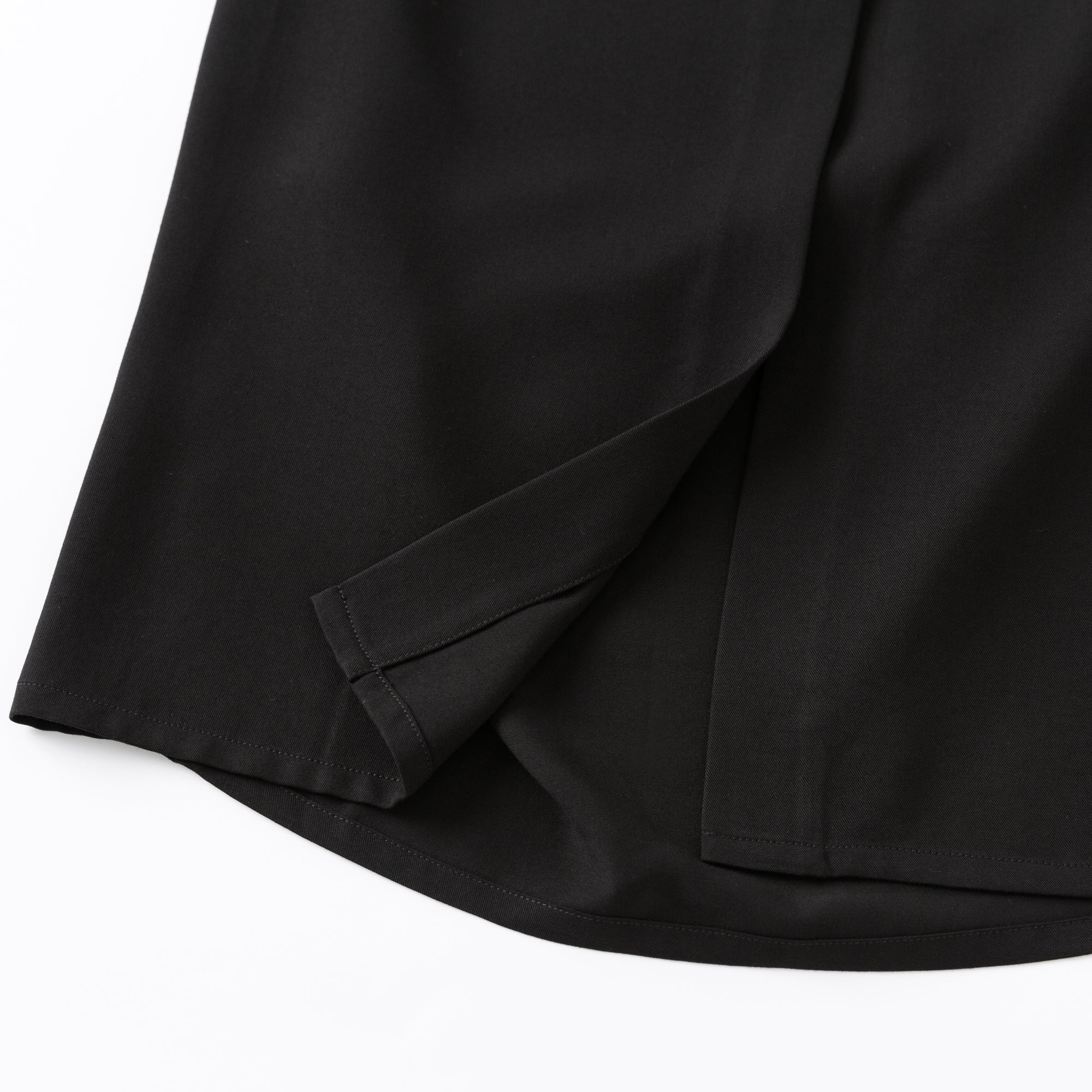 Ther. Black Ruched Skirt | MADA IN CHINA