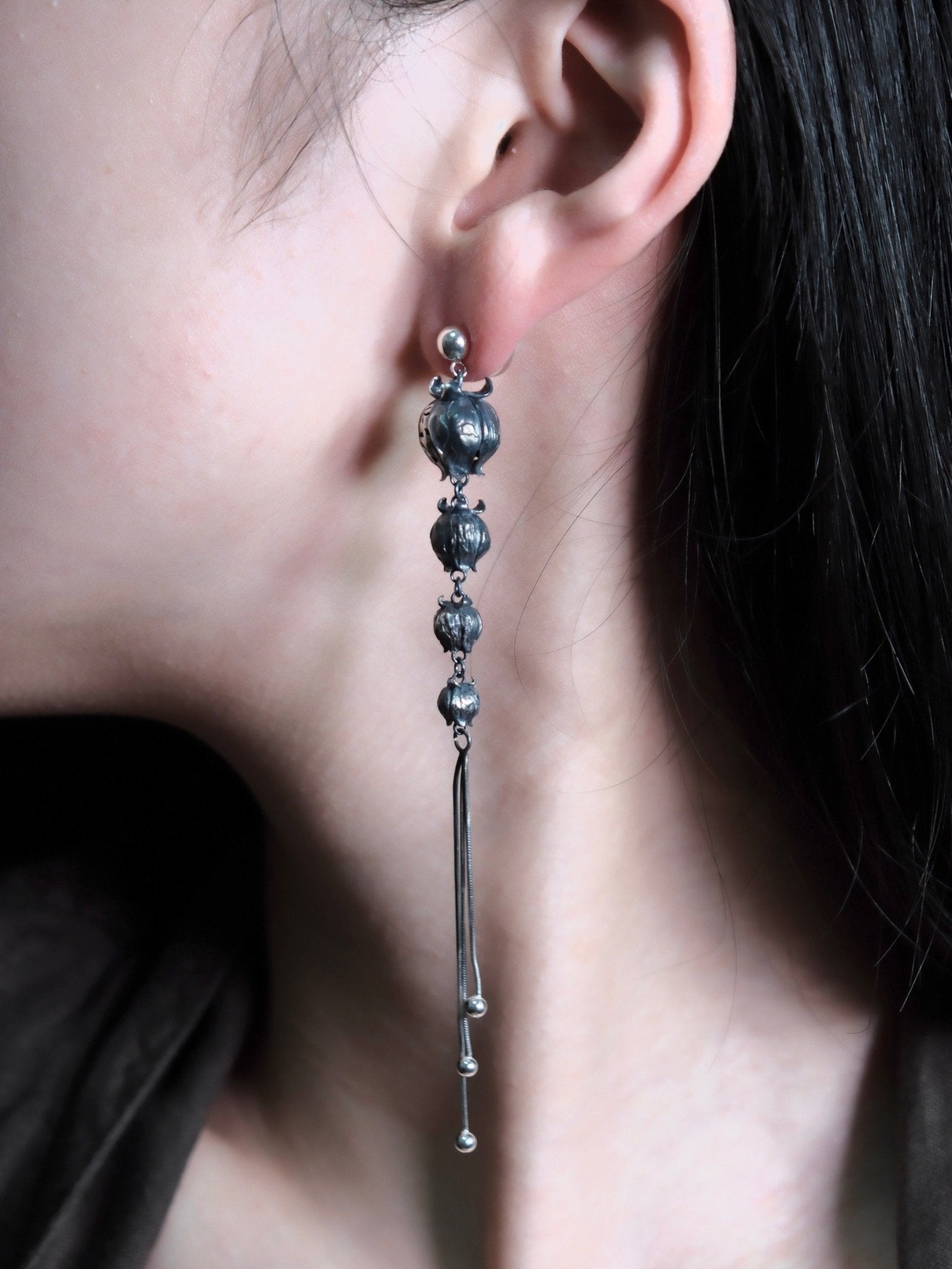 CHENG Black Silver Sculpted Draped Wire Pod Earrings | MADA IN CHINA