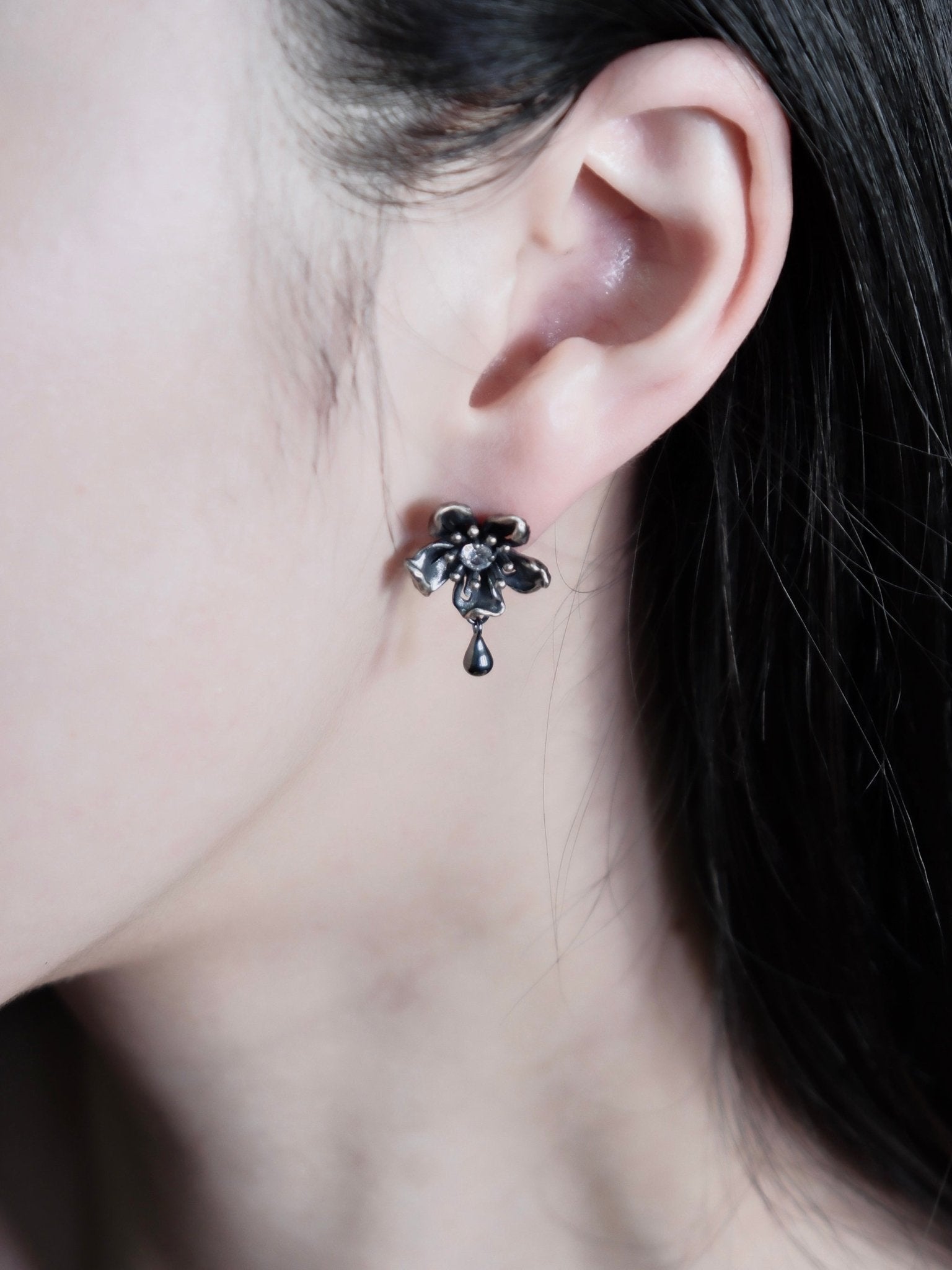 CHENG Black Silver Skeletonized Dewy Peach Blossom Earrings | MADA IN CHINA