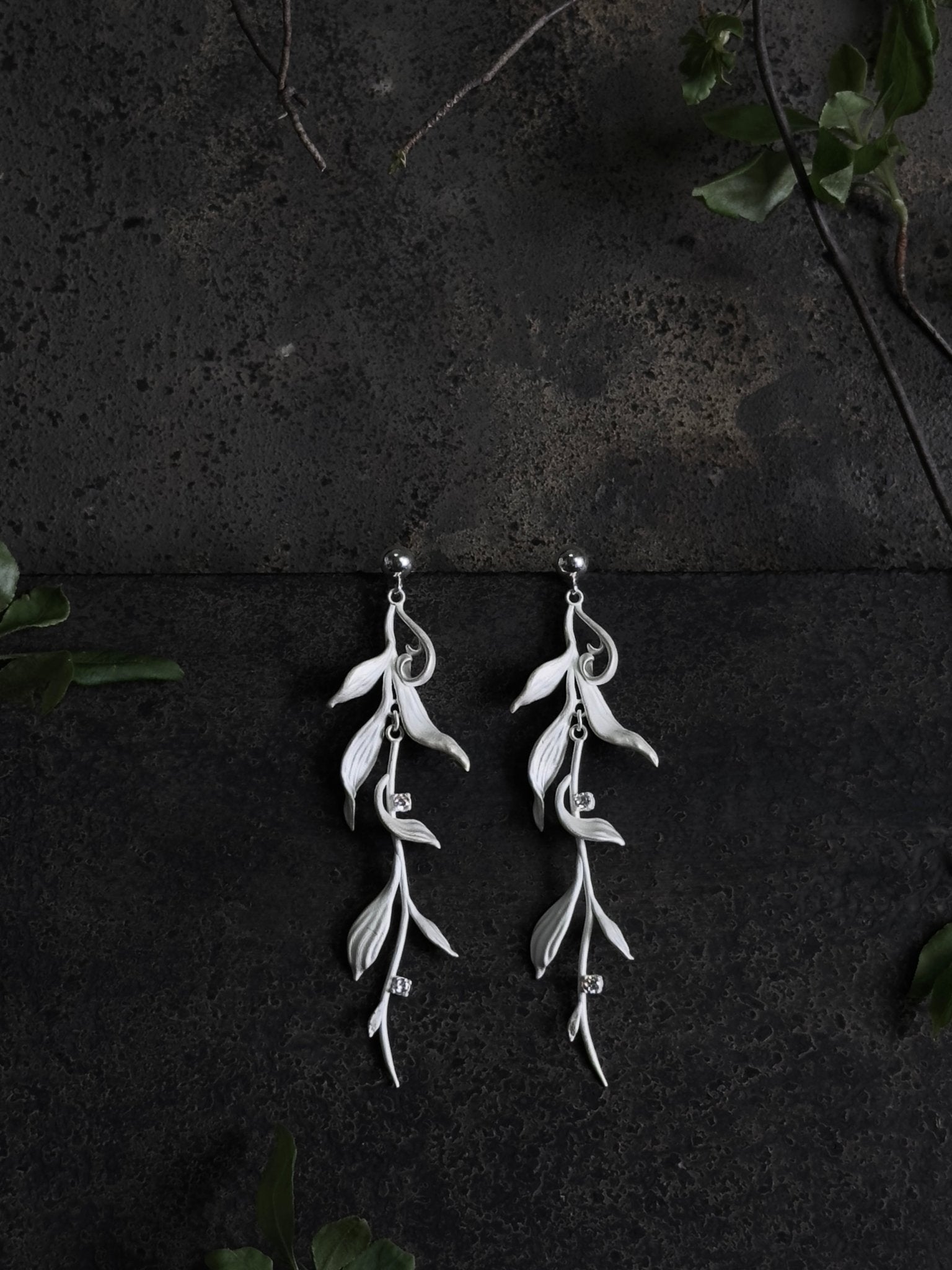 CHENG Burnt White Dew Leaf Earrings | MADA IN CHINA