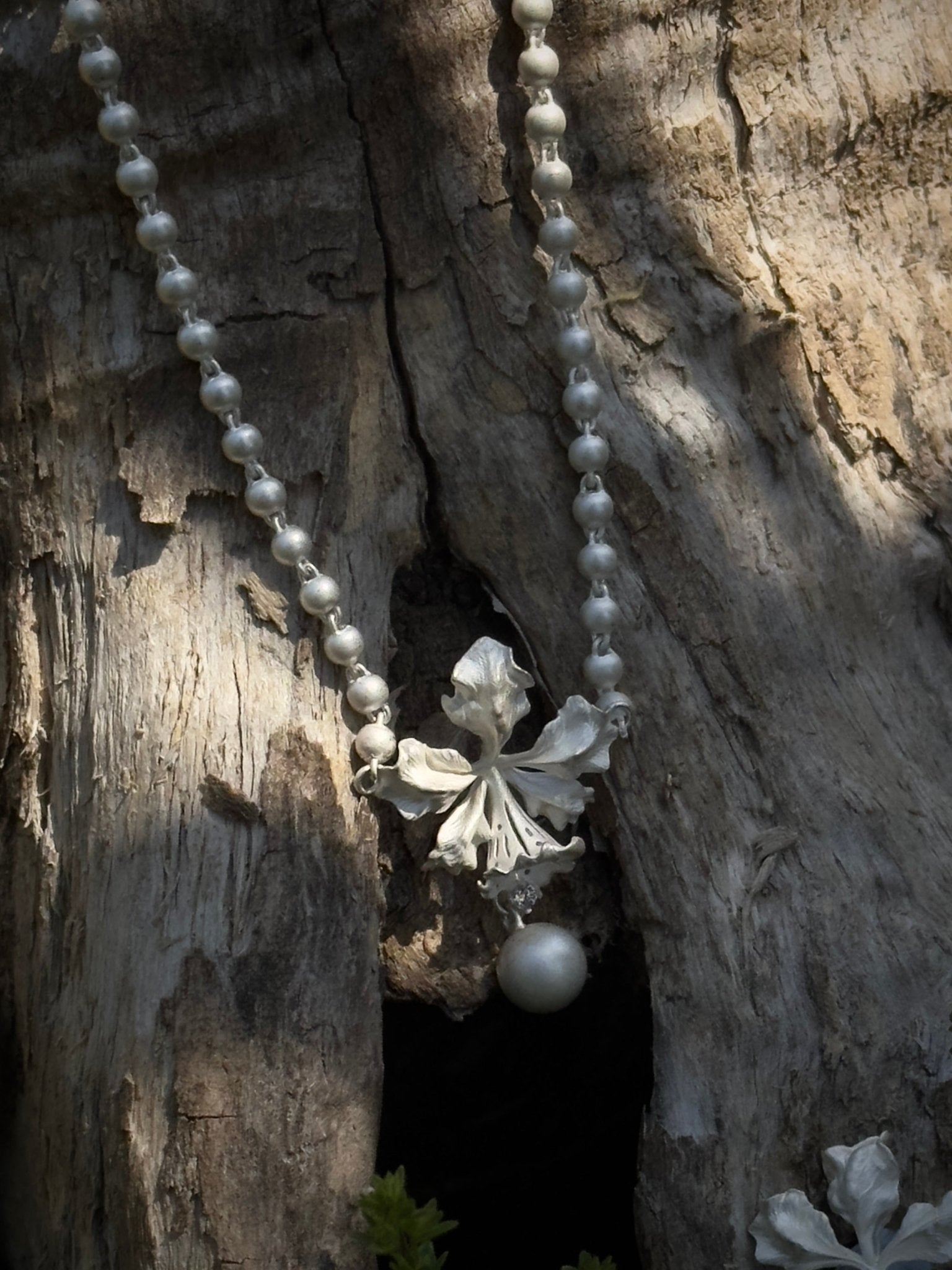 CHENG Burnt White Raindrop Orchid Necklace | MADA IN CHINA