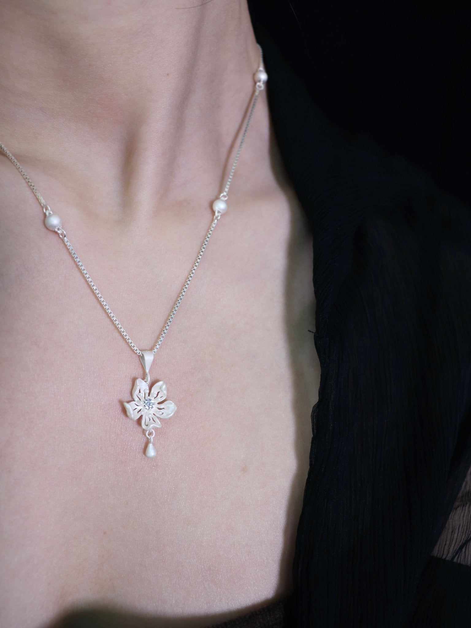 CHENG Burnt White Skeletonized Dewy Peach Blossom Necklace | MADA IN CHINA