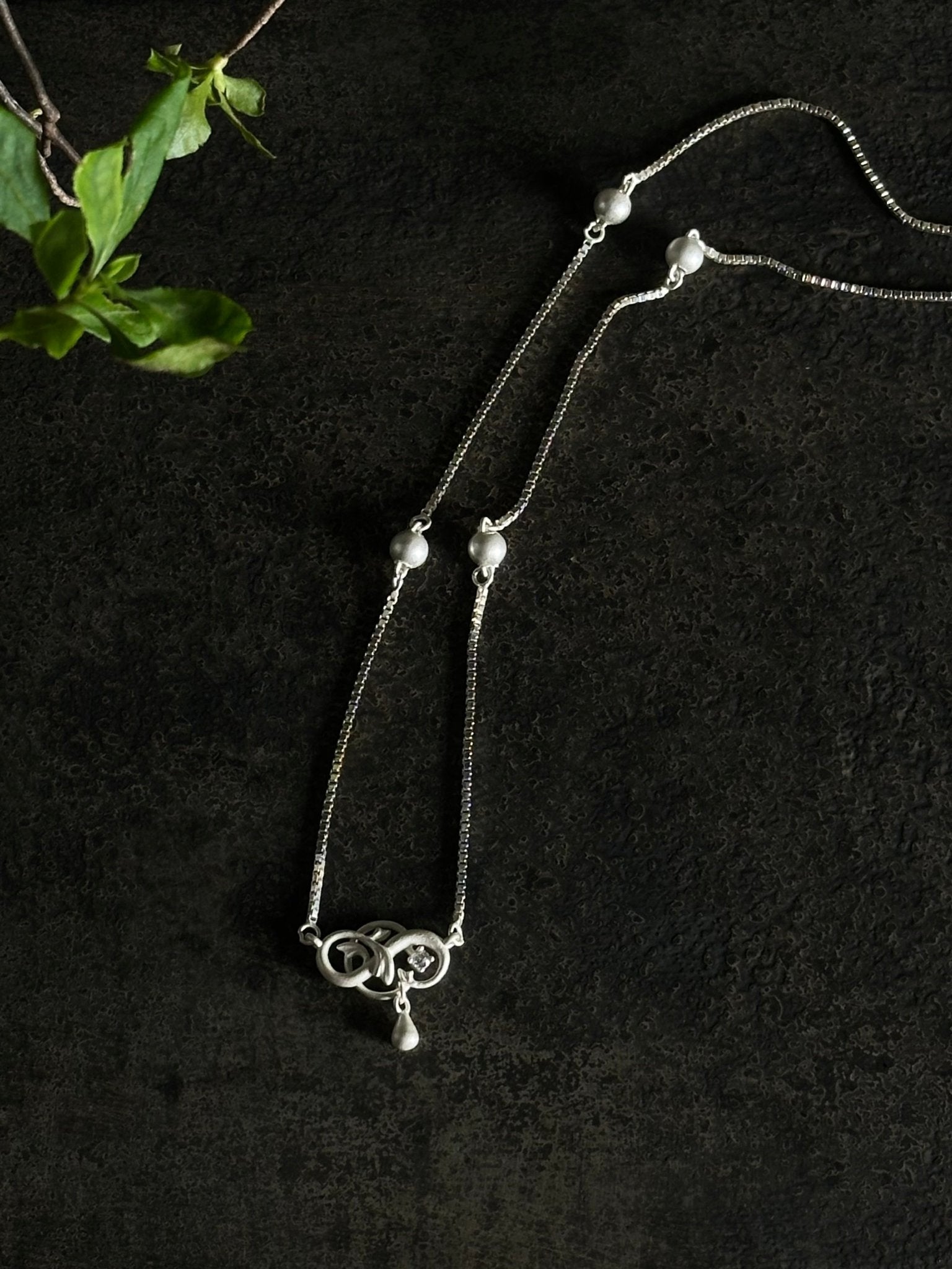 CHENG Burnt White Twisted Vine Necklace | MADA IN CHINA