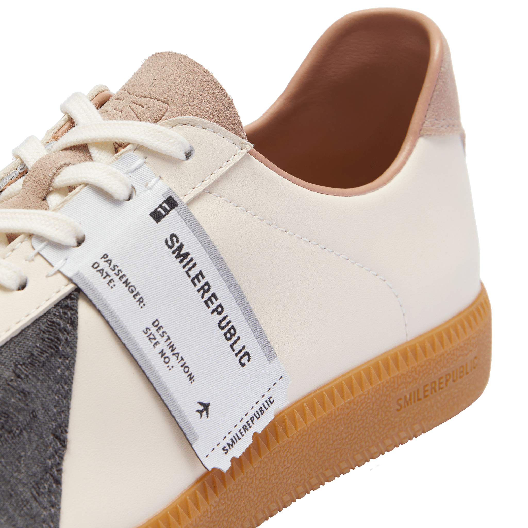 SMILEREPUBLIC Classic White - and - black - panelled Fringed Retro Training Shoes | MADAX