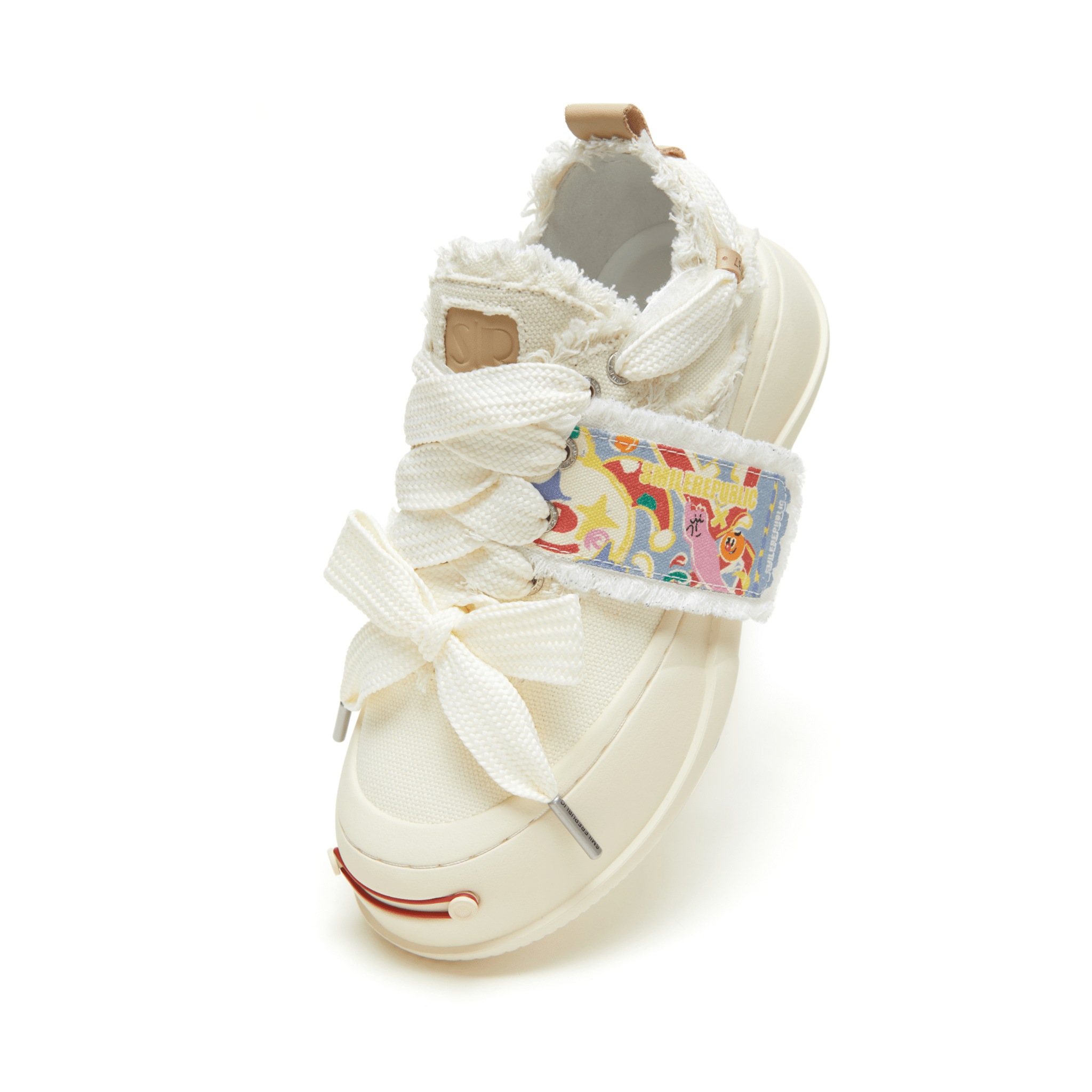 SMILEREPUBLIC Comedy Circus Canvas Low - Top Interchangeable Shoes in White | MADAX