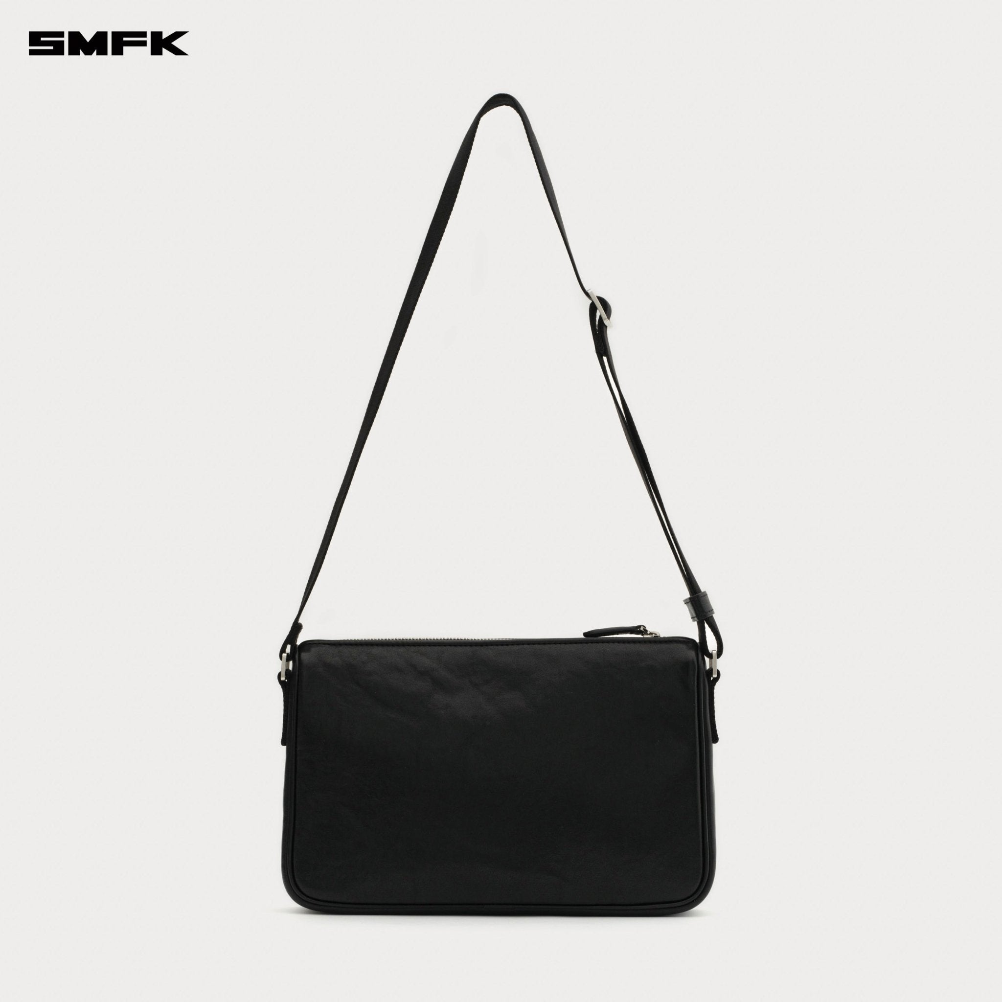 SMFK Compass Badge Cross Badge Bag In Black (Small) | MADAX