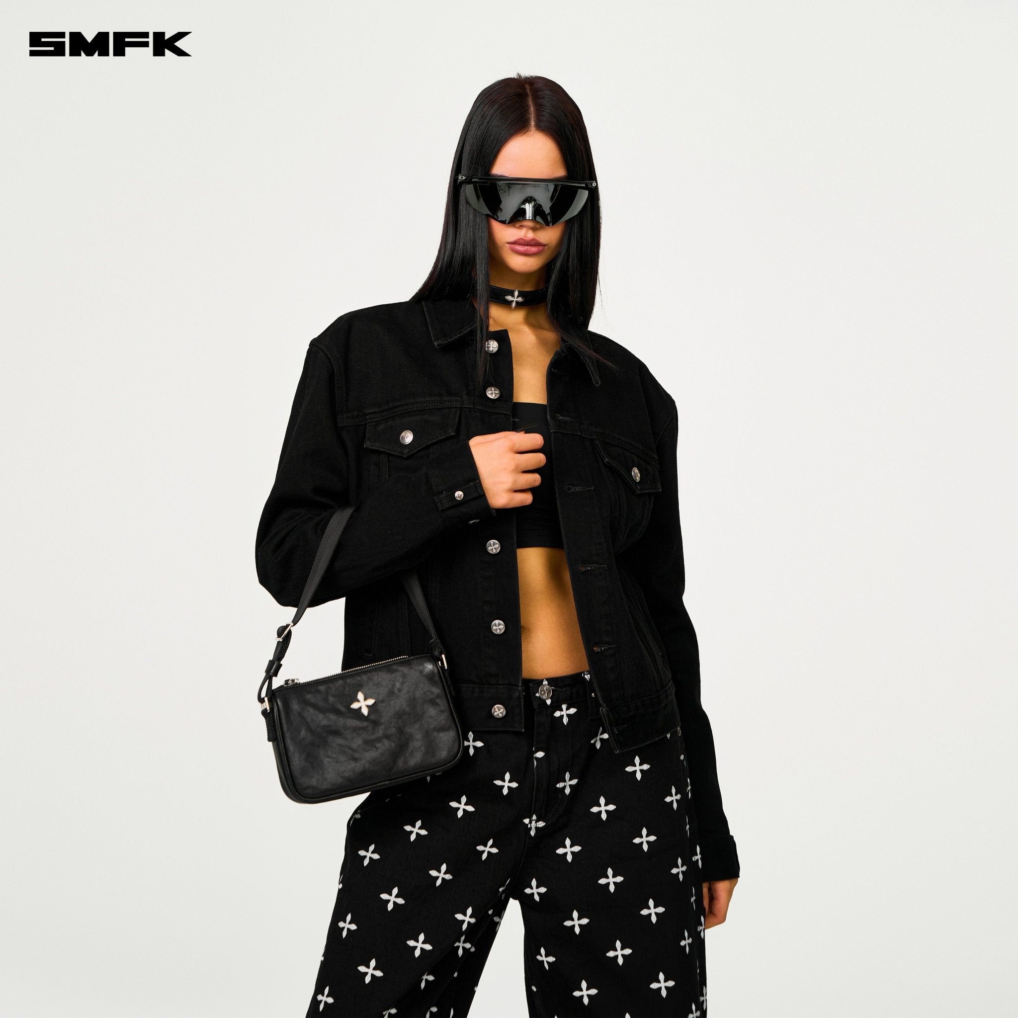 SMFK Compass Badge Cross Badge Bag In Black (Small) | MADAX