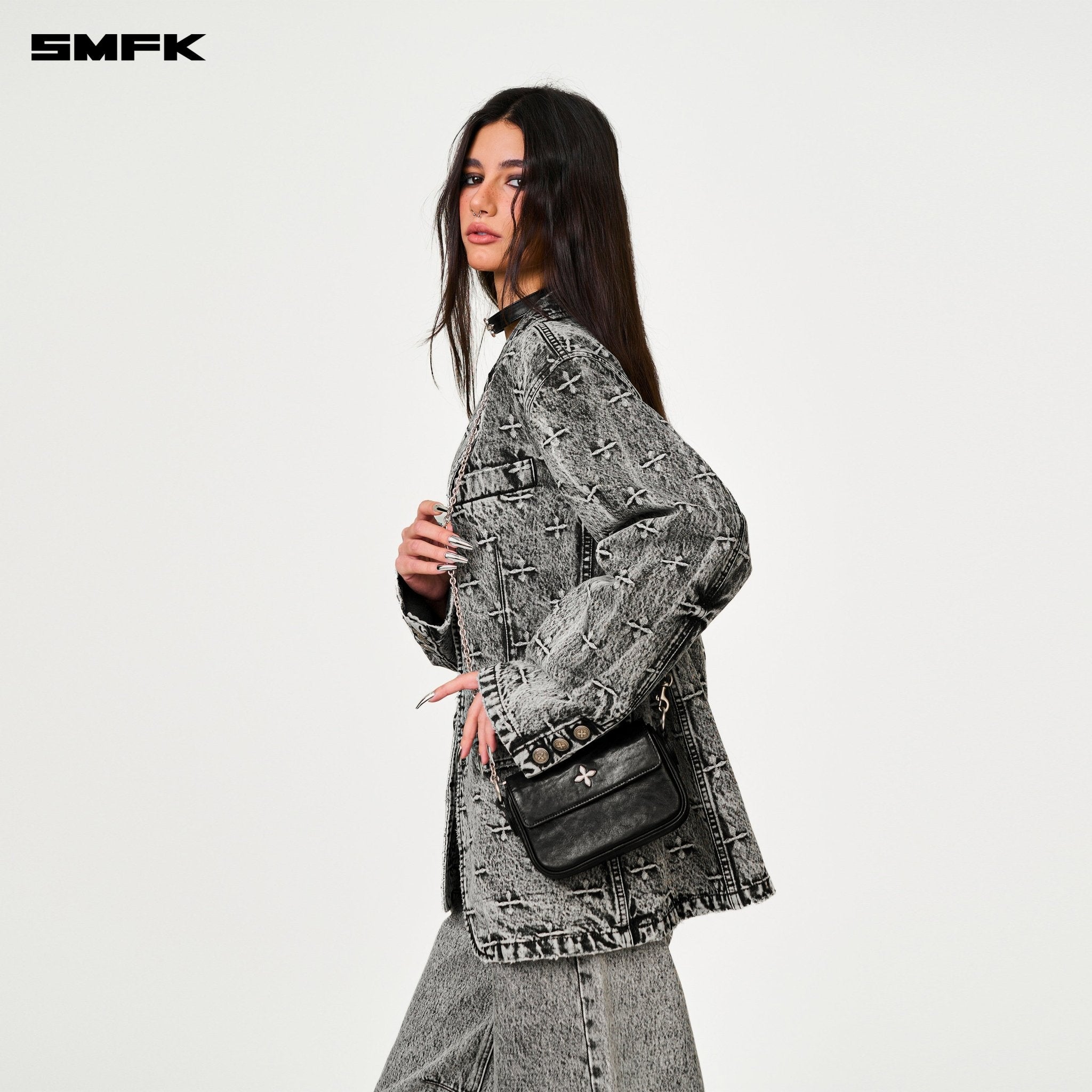 SMFK Compass Badge Cross Badge Chain Bag In Black (Small) | MADAX