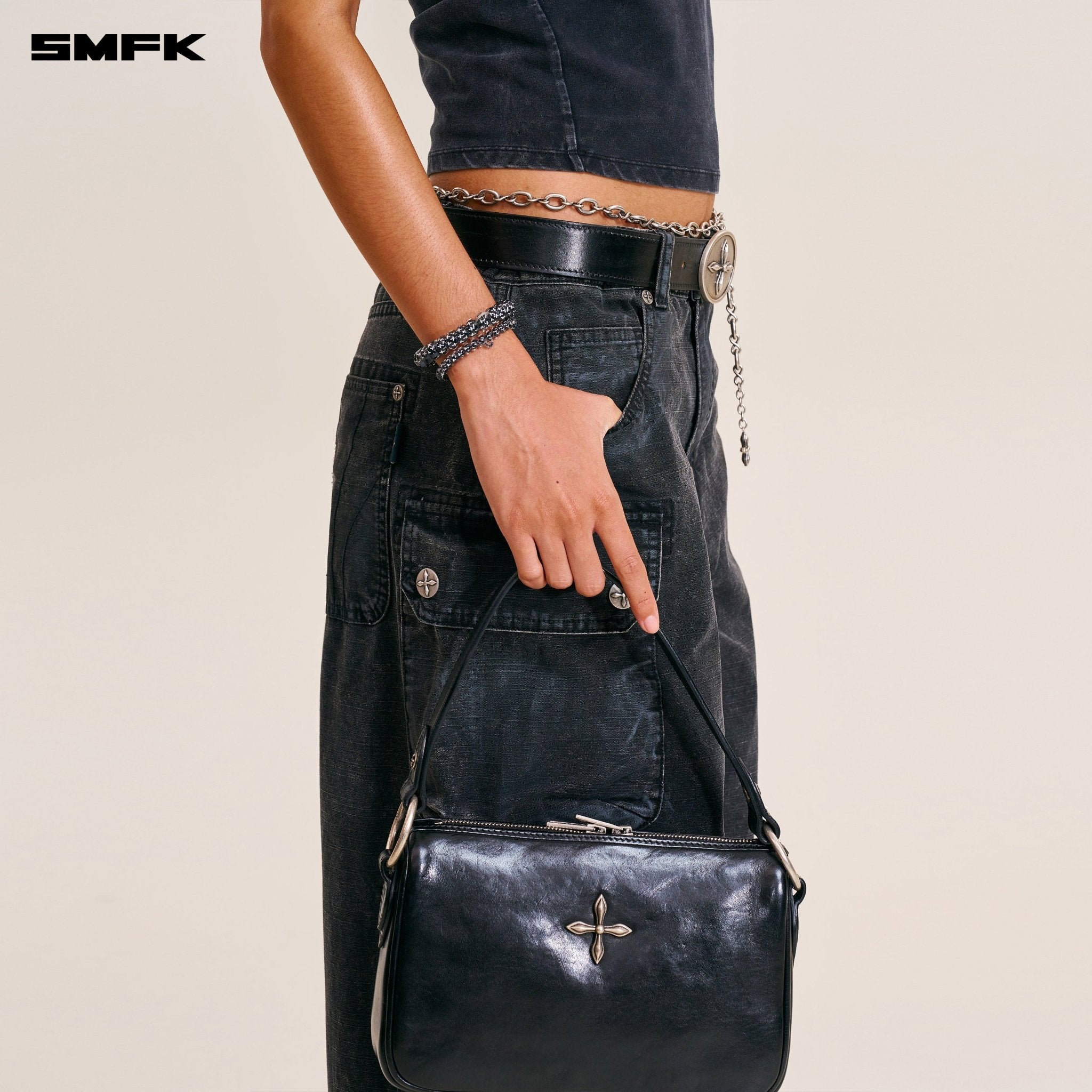 SMFK Compass Circular Badge Handcraft Horse Leather Belt In Wild Black | MADAX