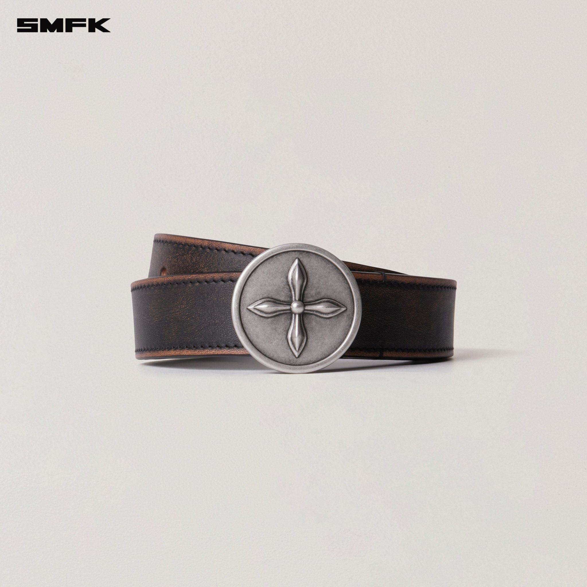 SMFK Compass Circular Badge Handcraft Patina Leather Belt In Wild Black Patina | MADAX