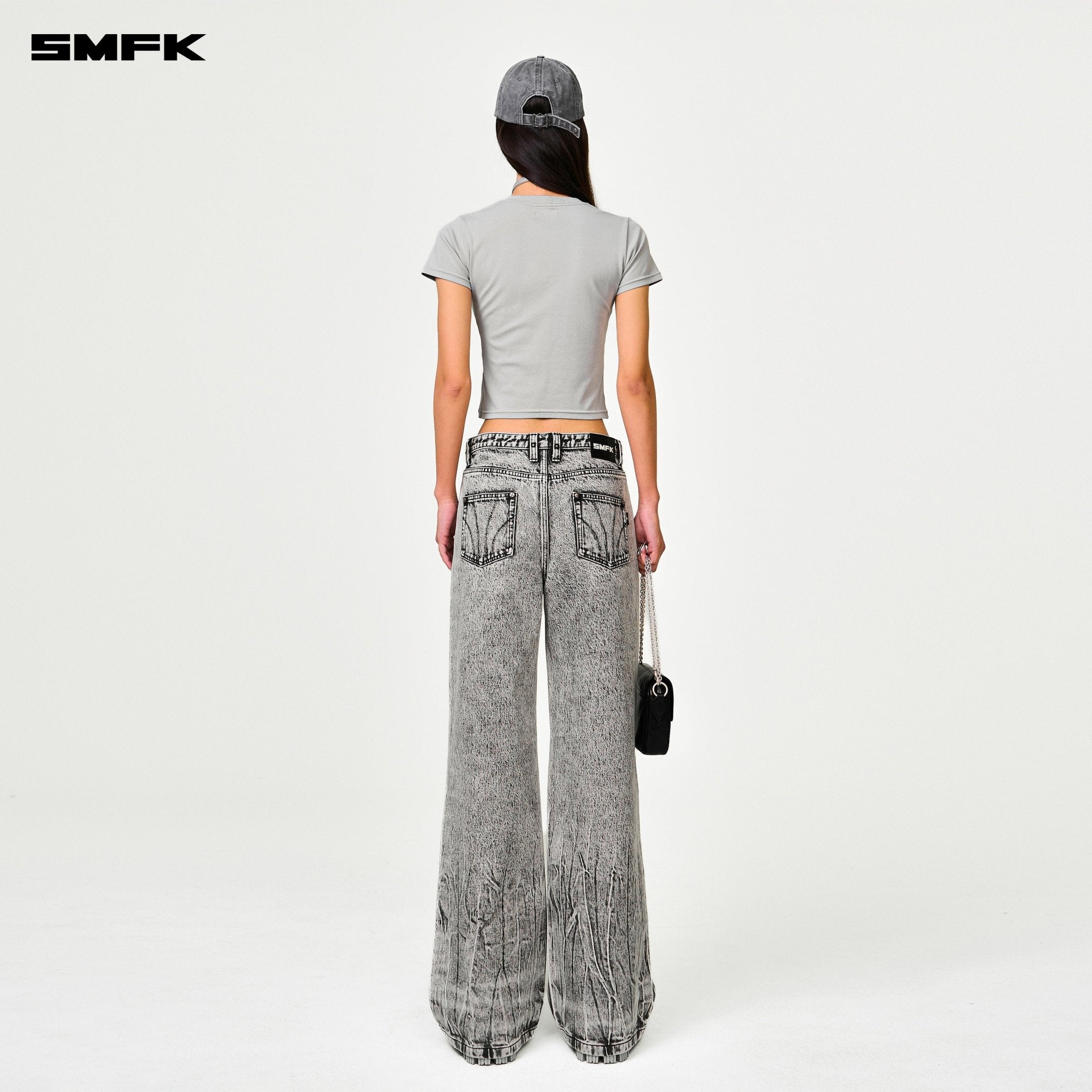 SMFK Compass Classic Cross Chain Slim Fit Sports Tee In Gray | MADAX