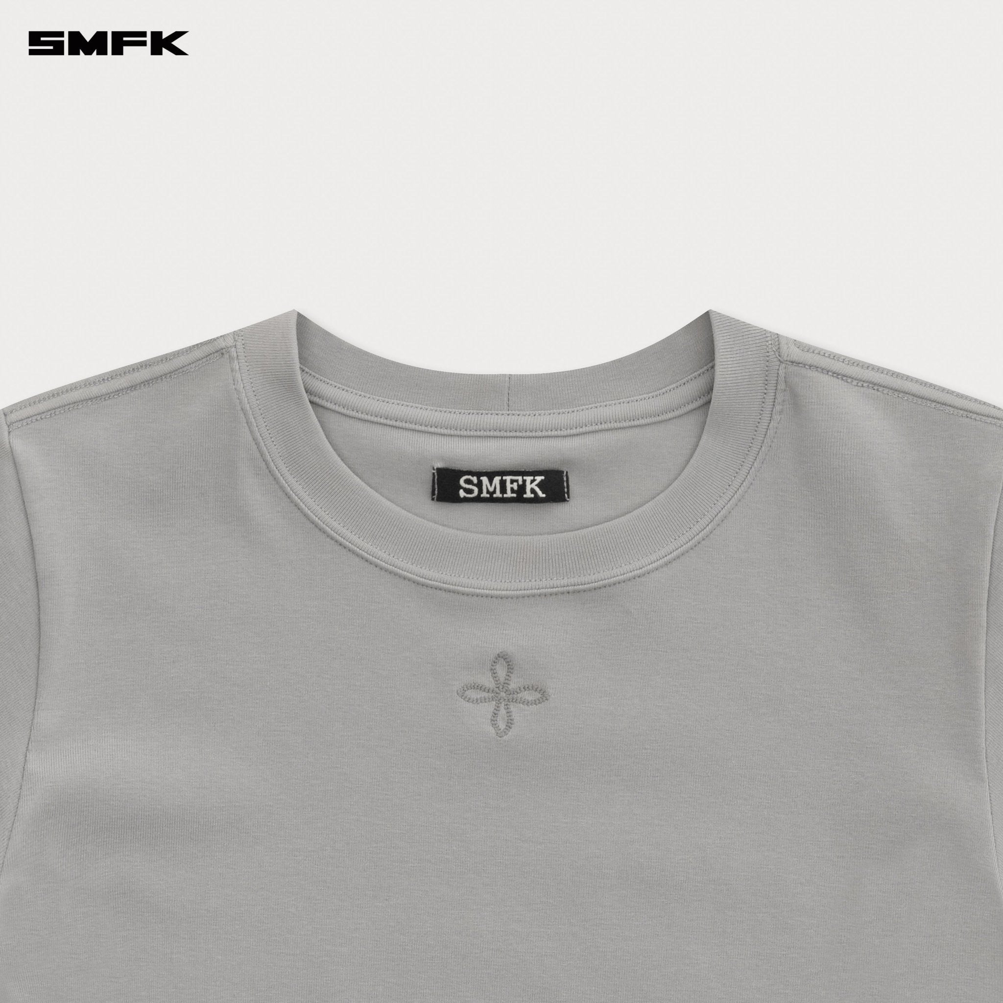 SMFK Compass Classic Cross Chain Slim Fit Sports Tee In Gray | MADAX