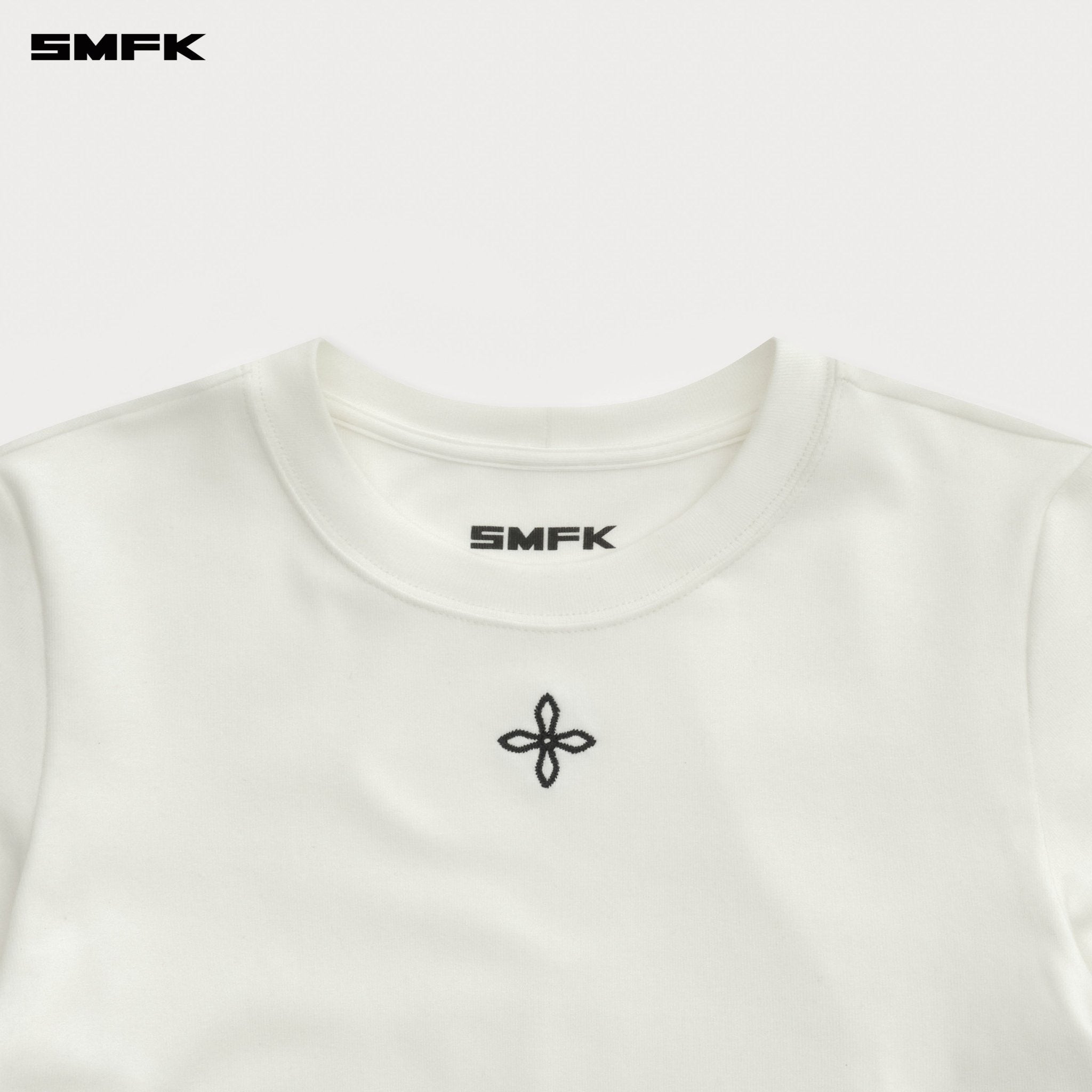 SMFK Compass Classic Cross Chain Slim Fit Sports Tee In White | MADAX