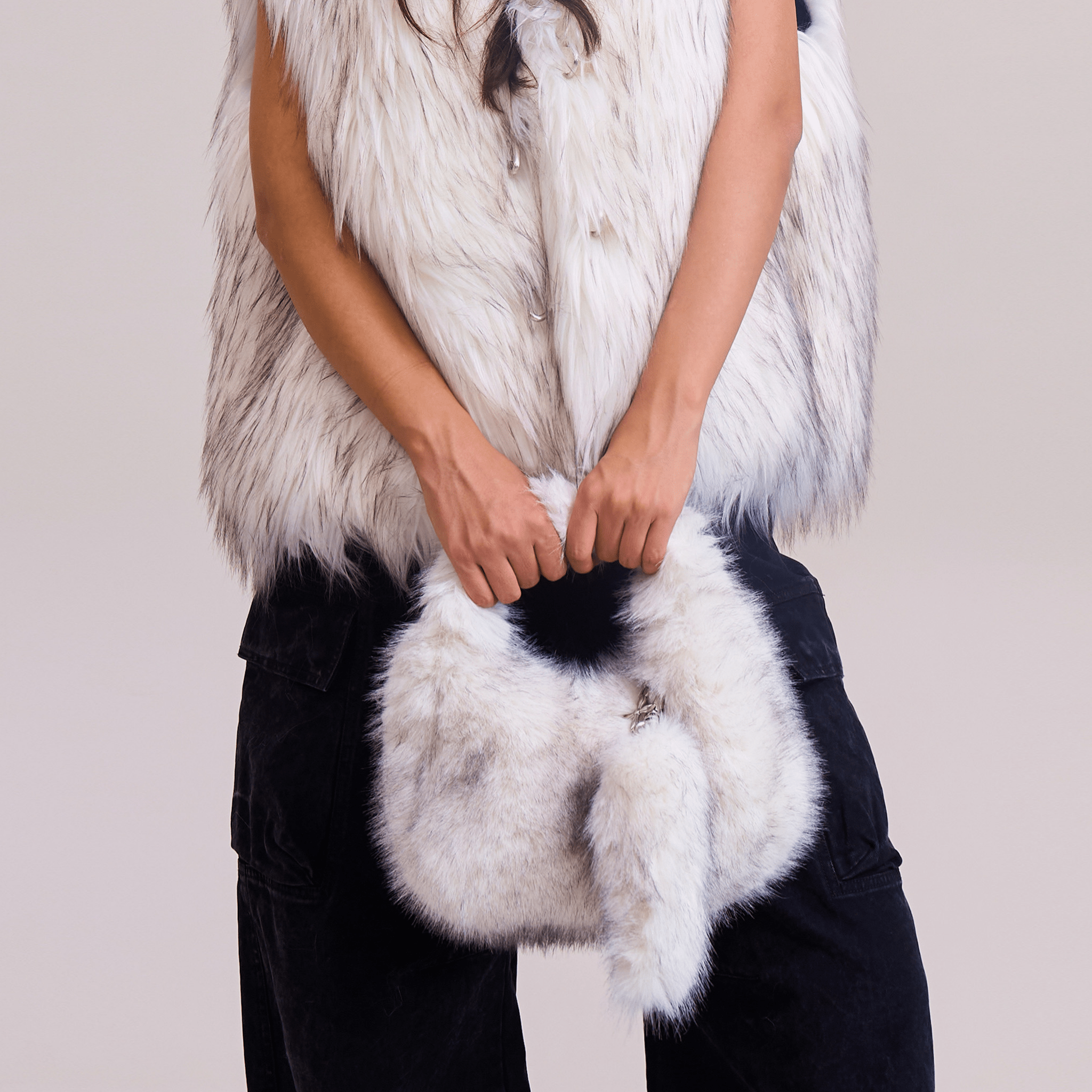 SMFK COMPASS COBBLE FURRY BAG/SMALL ARCTIC FOX WHITE | MADAX