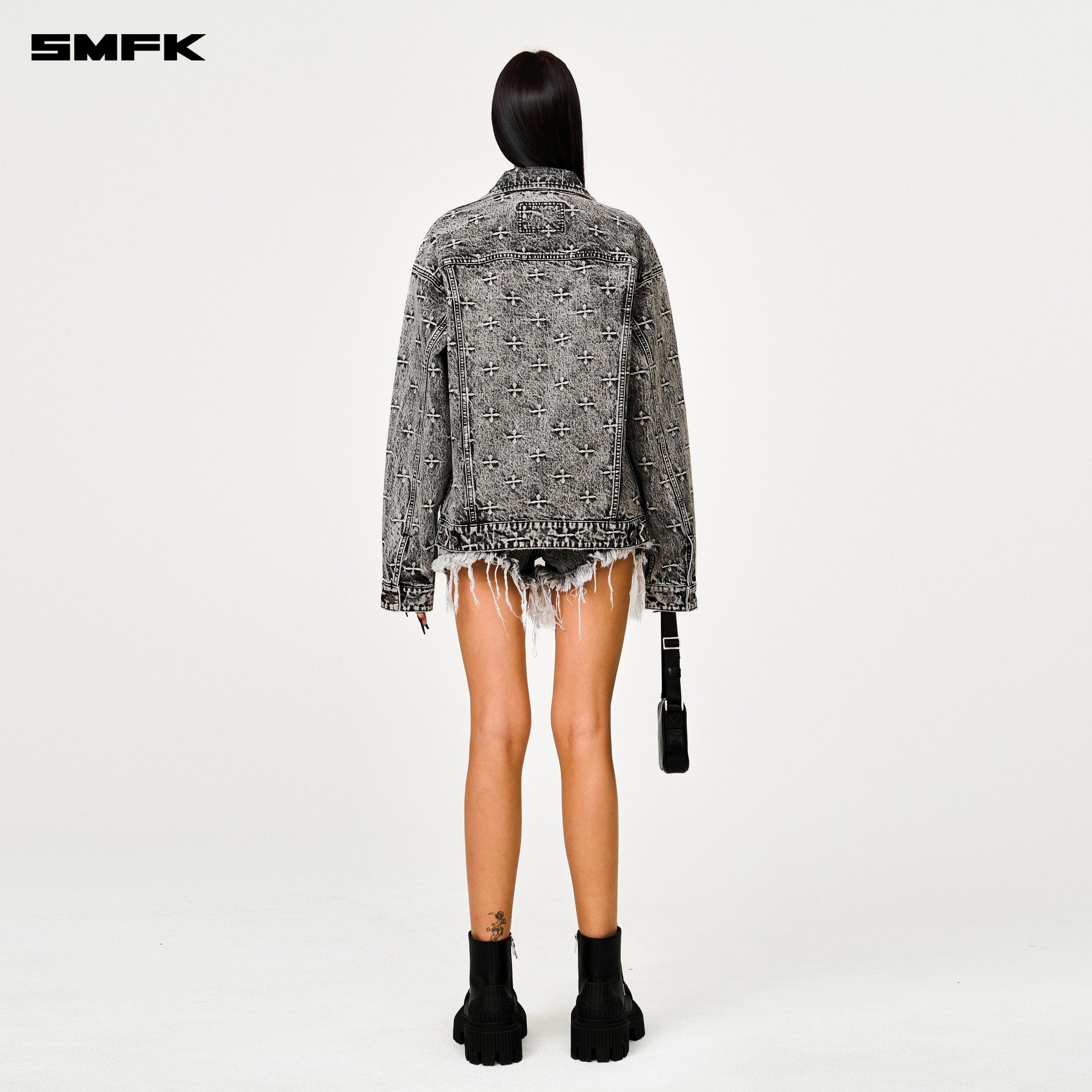 SMFK グレー デニムショートパンツ コンパスクロス クラシック ウィルダネス デニムショーツ グレー | MADAX