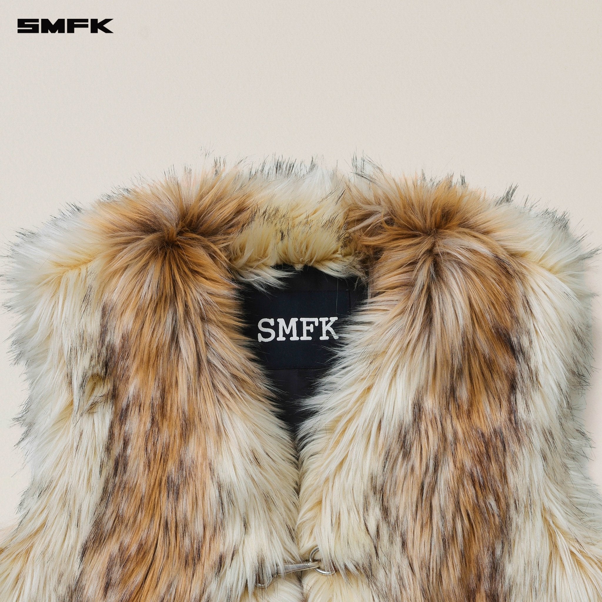 SMFK Compass Grassland Woolly Huge Tank In Arctic Wolf White | MADAX