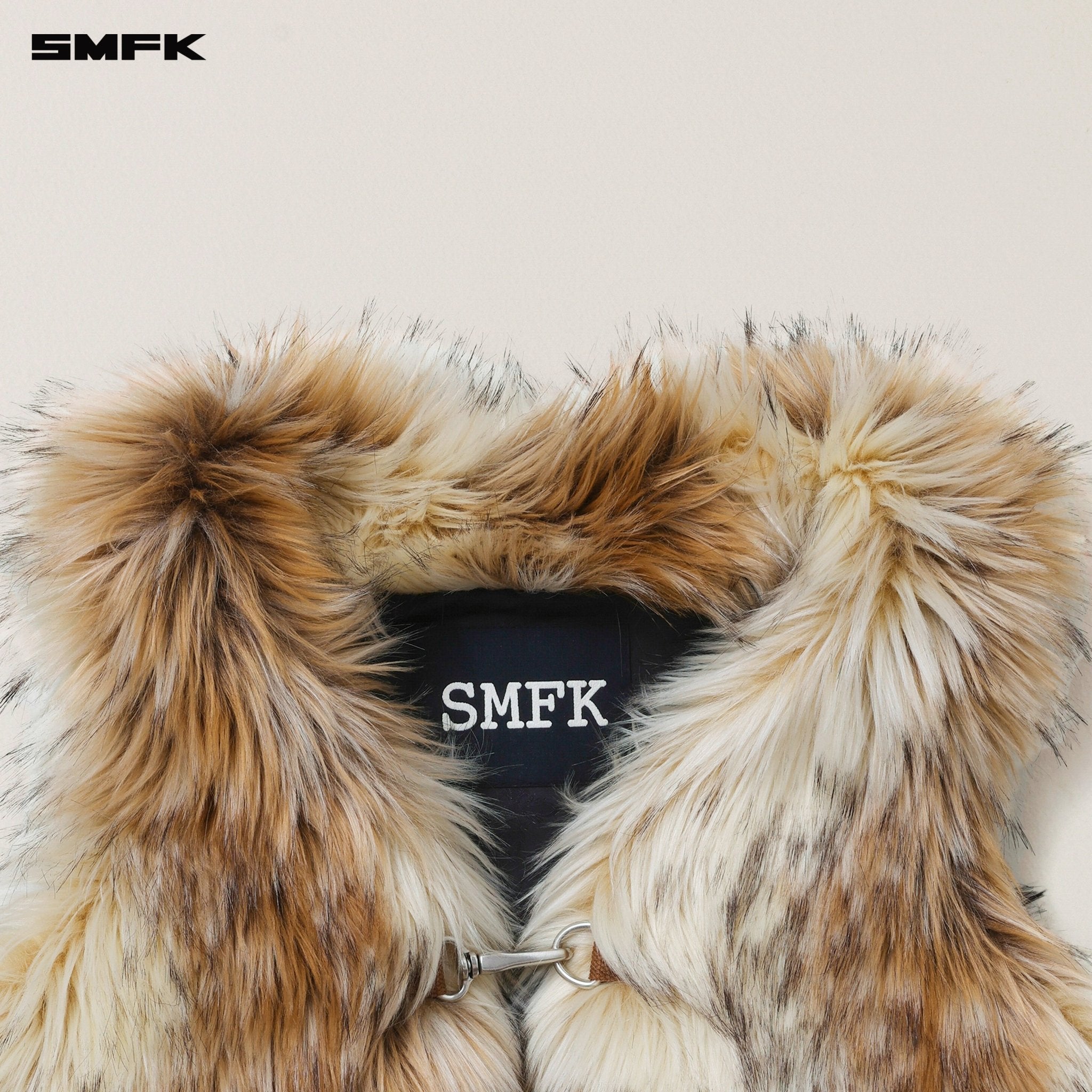 SMFK Compass Grassland Woolly Short Tank In Arctic Wolf White | MADAX