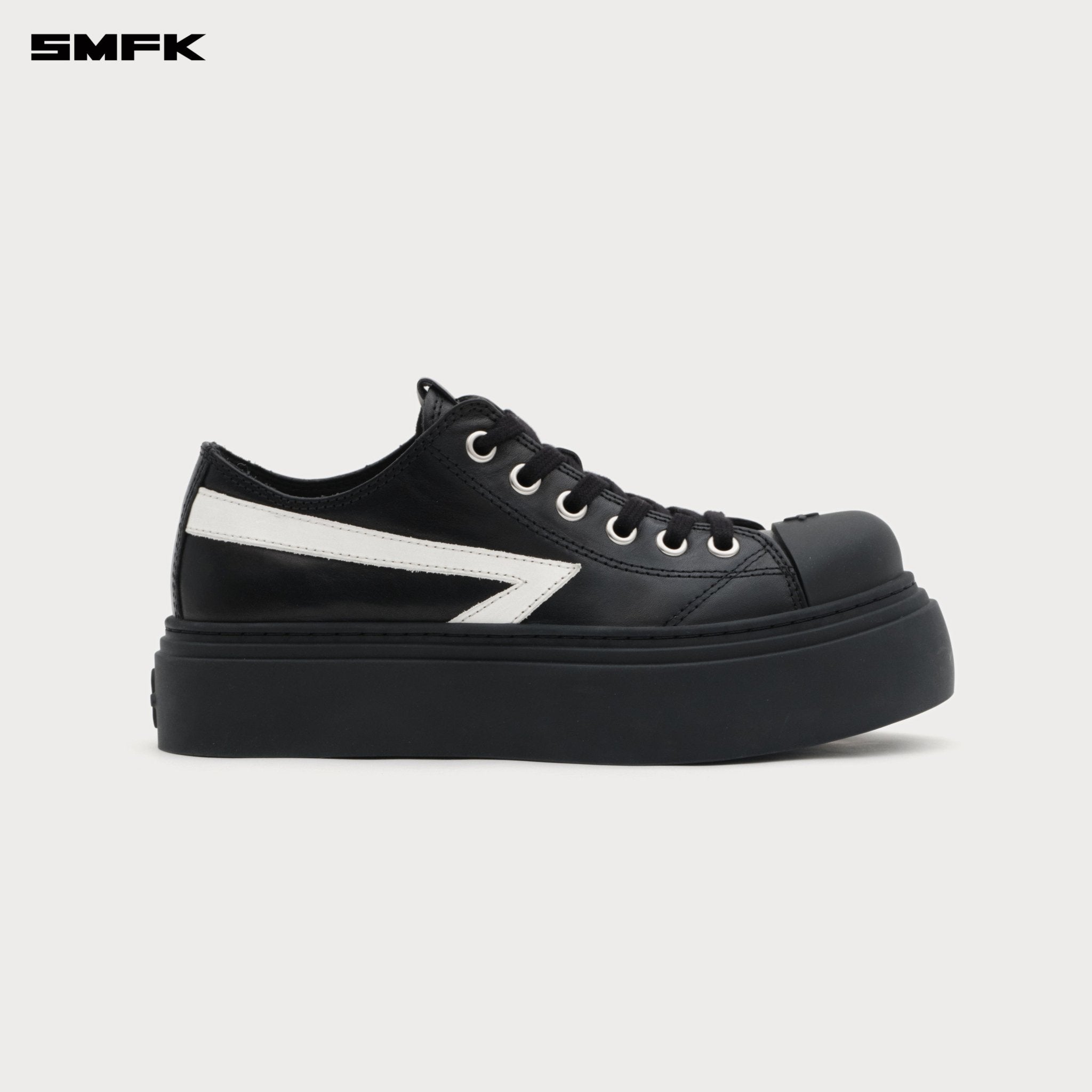 SMFK Compass Meteor Rove Night Low - Top Sneaker In Black | MADAX