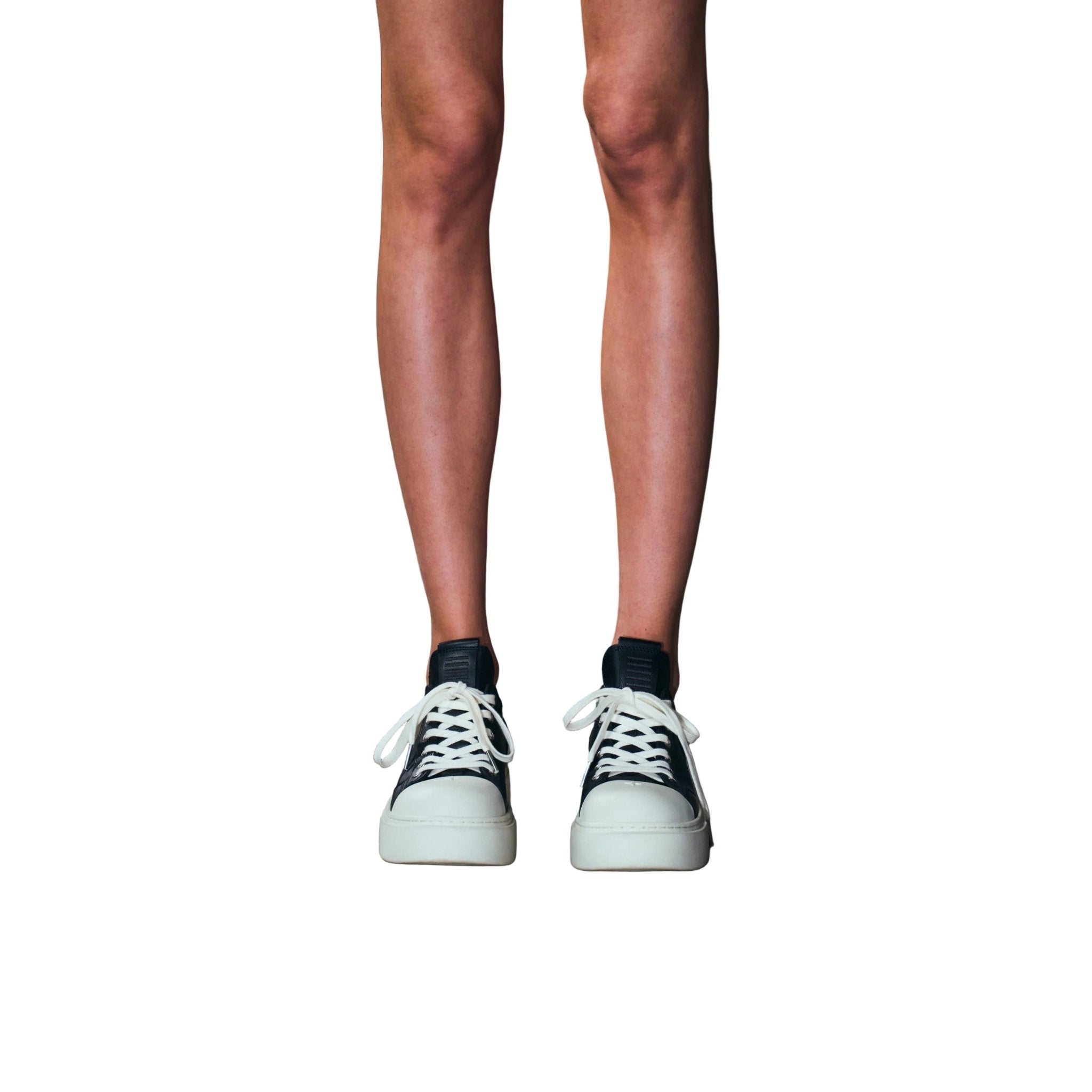 SMFK Compass Mode Leather Sneaker Low In Black White | MADAX