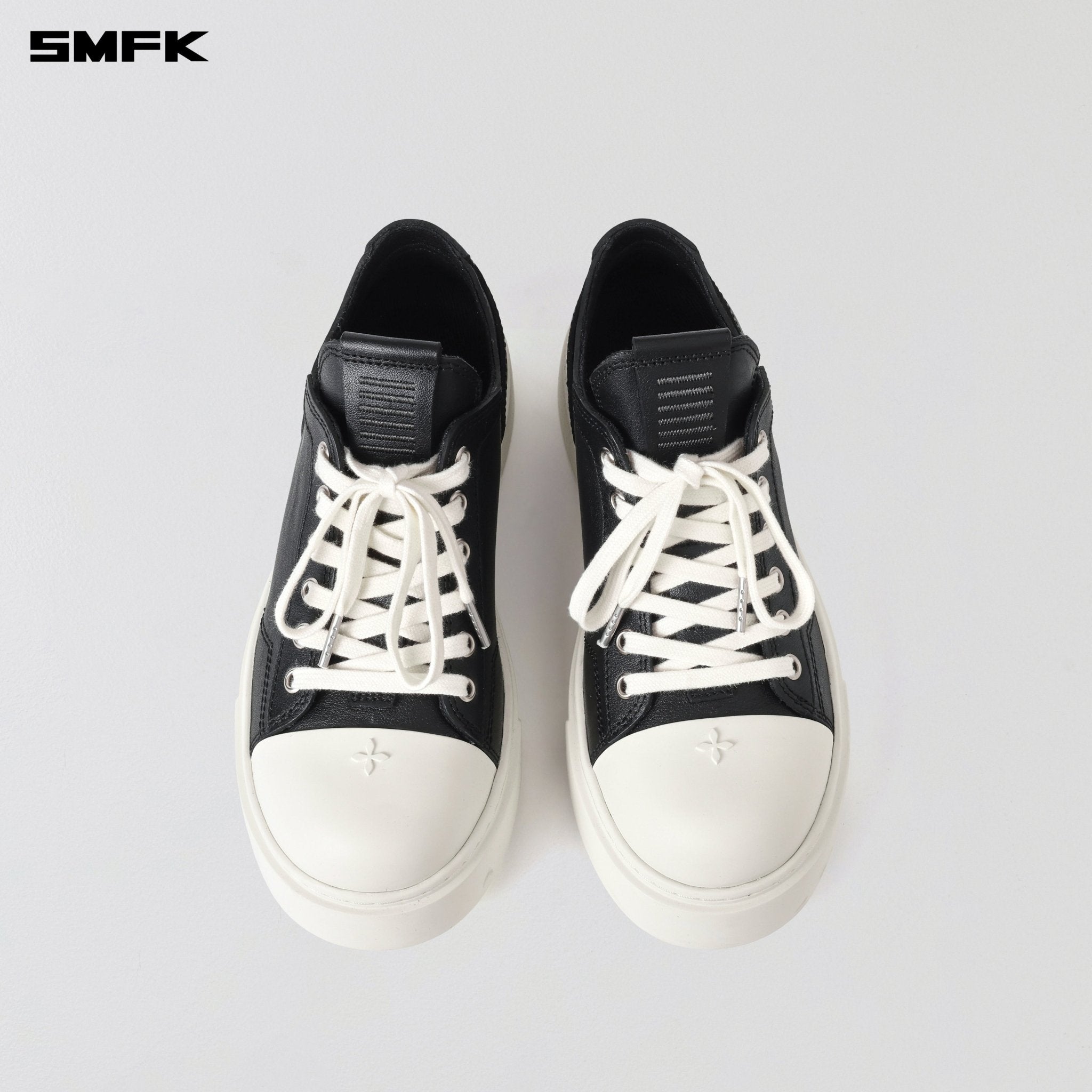 SMFK Compass Mode Leather Sneaker Low In Black White | MADAX