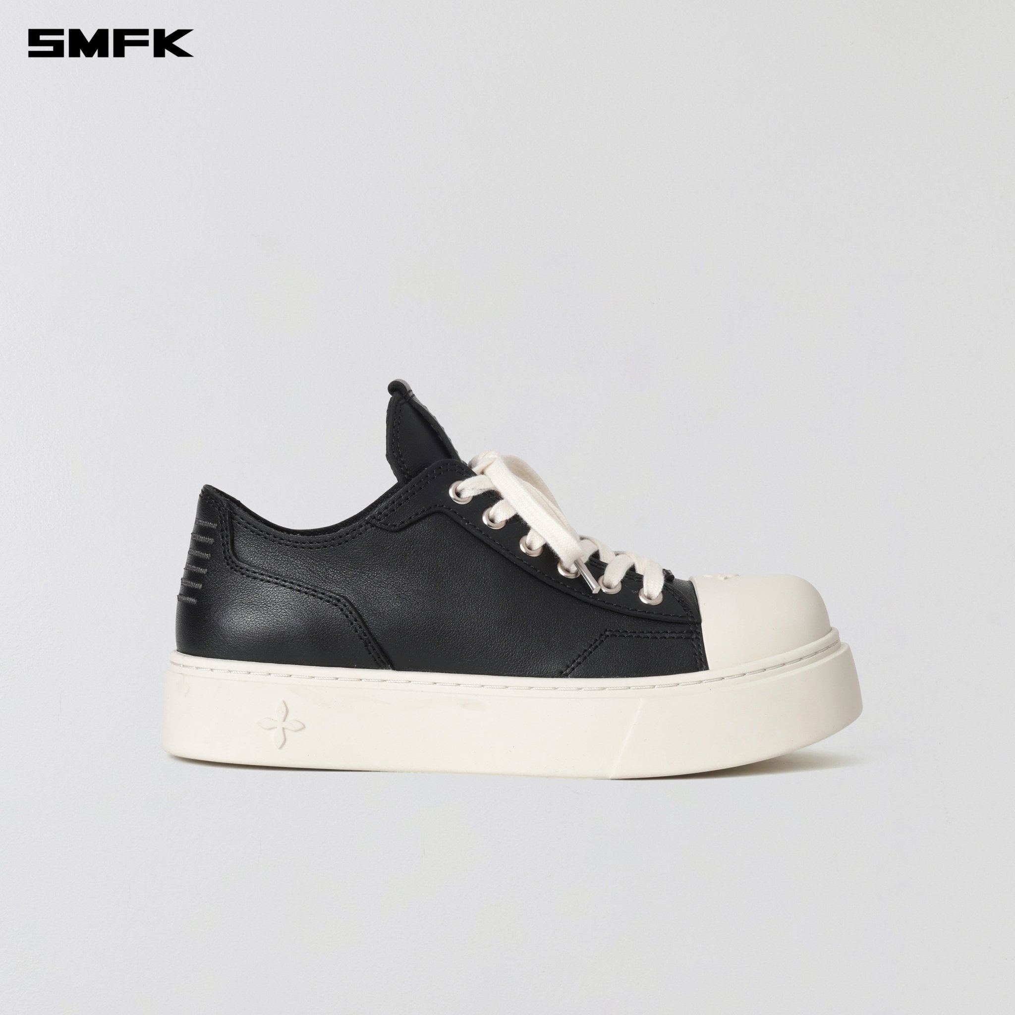 SMFK Compass Mode Leather Sneaker Low In Black White | MADAX